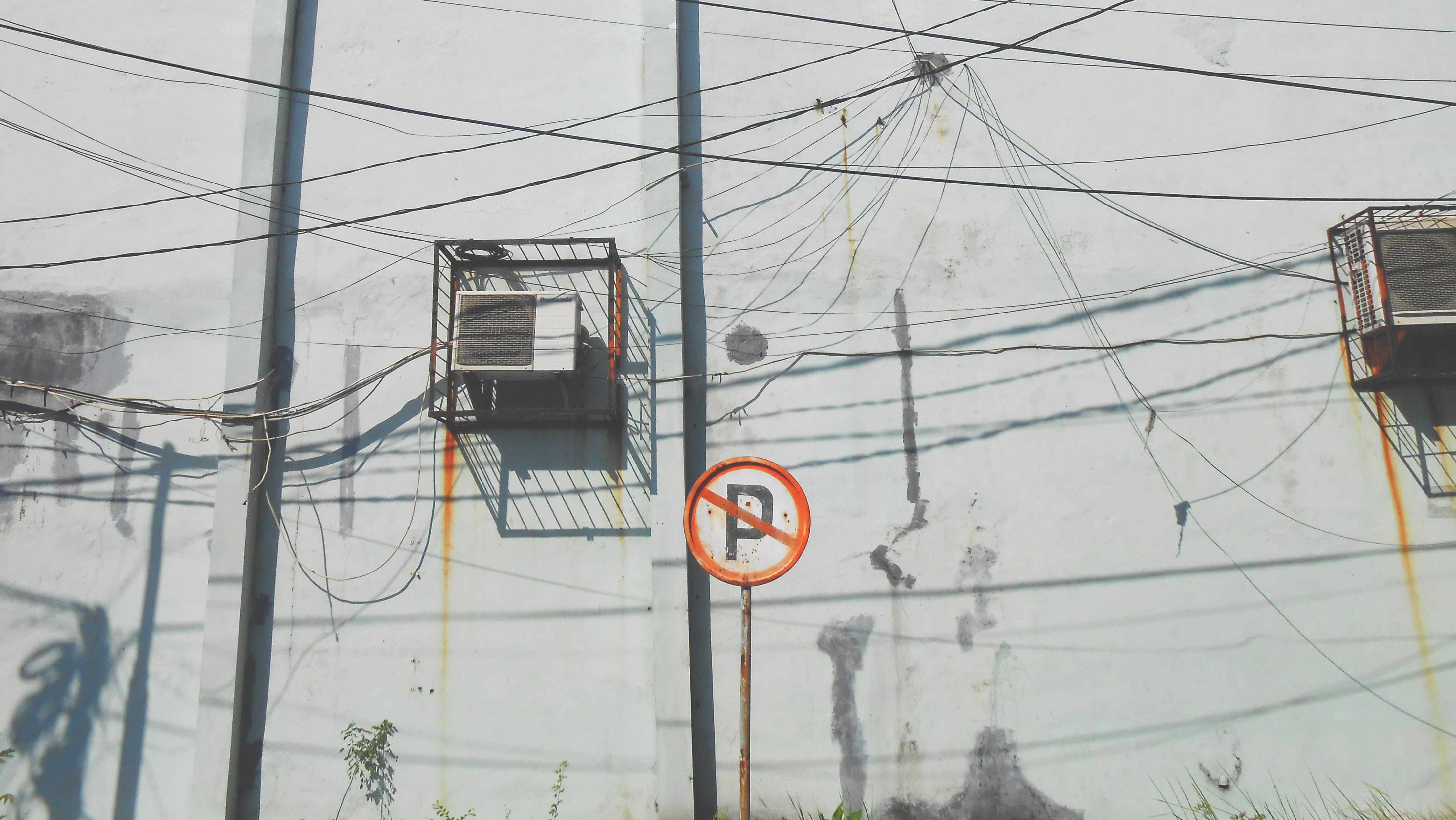 air conditioning, power, power Line, transportation, day, indonesia, electricity, cable, aircon, urban, danger, 4K, java, disorder, signage, asium, blue, HD Wallpaper