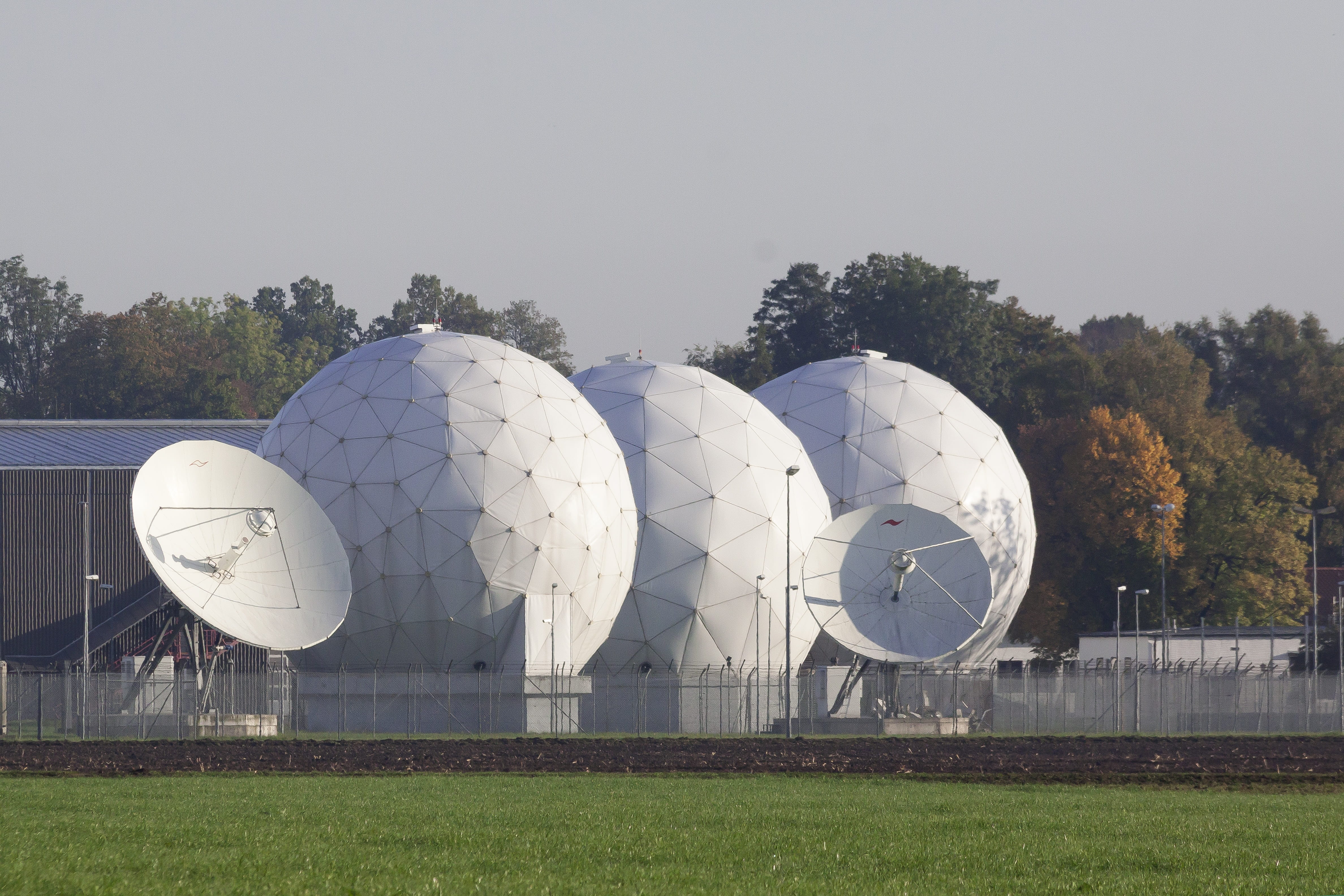 signals, wireless technology, no people, nsa, satellite, architecture, eavesdropping scandal, grass, field, sphere, tree, secret service, technology, white, HD Wallpaper