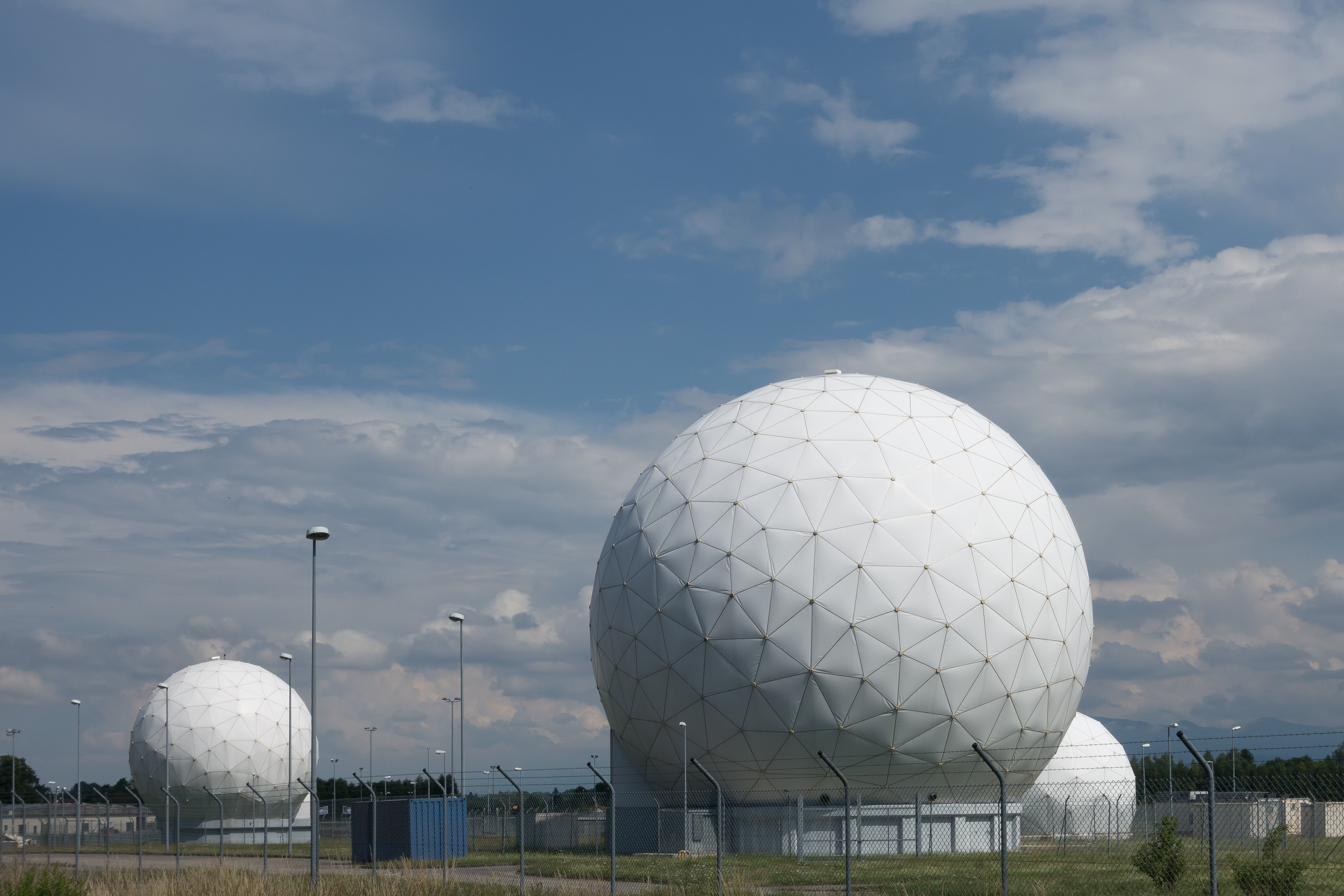 eavesdropping scandal, ball, grass, global communications, structure, nature, secret service, sport, building exterior, bnd, science, wiretapping, architecture, HD Wallpaper