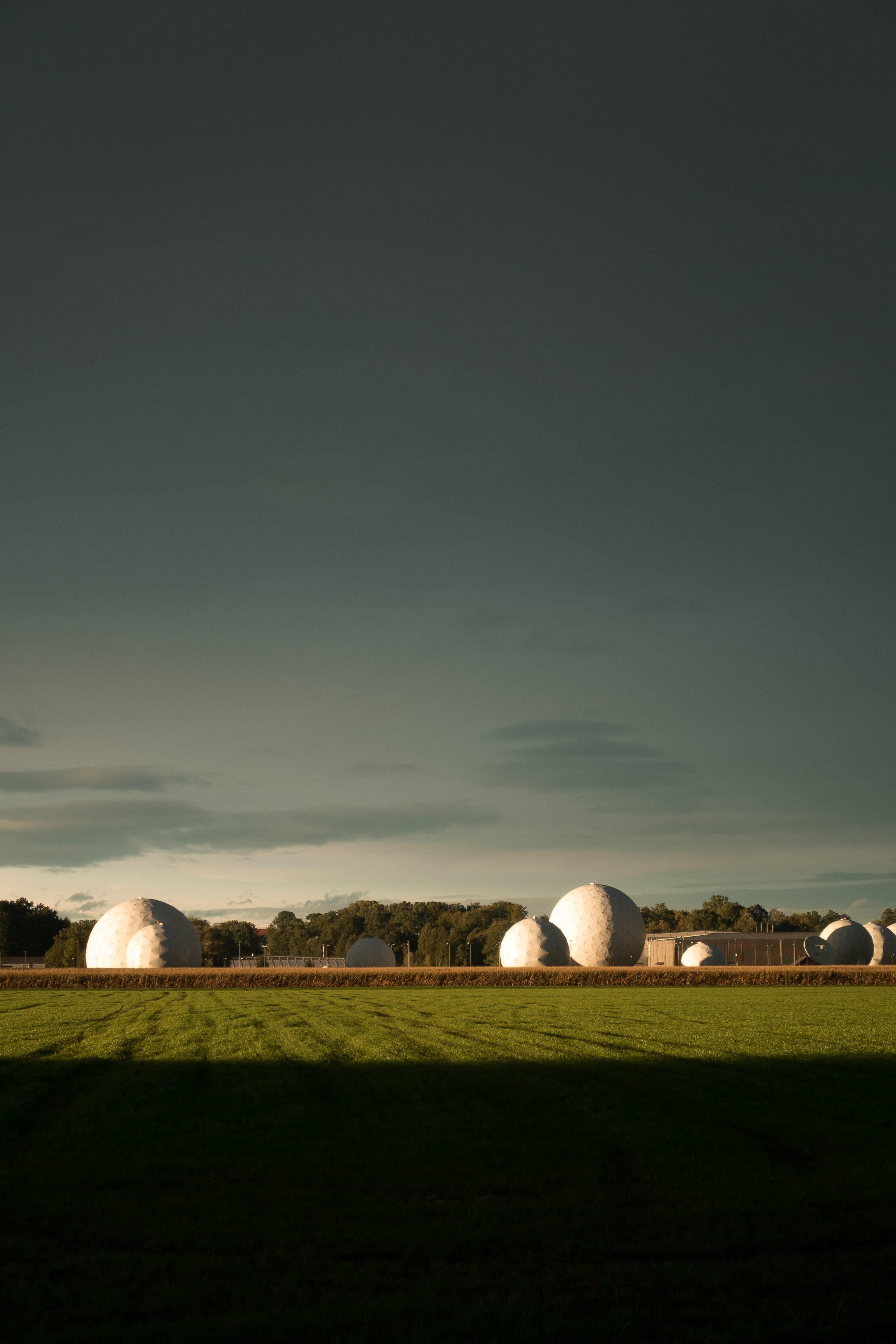 no people, copy space, squall line, wireless technology, land, to listen, nature, federal news service, technology, bnd, structure, received on, about, Phone HD Wallpaper