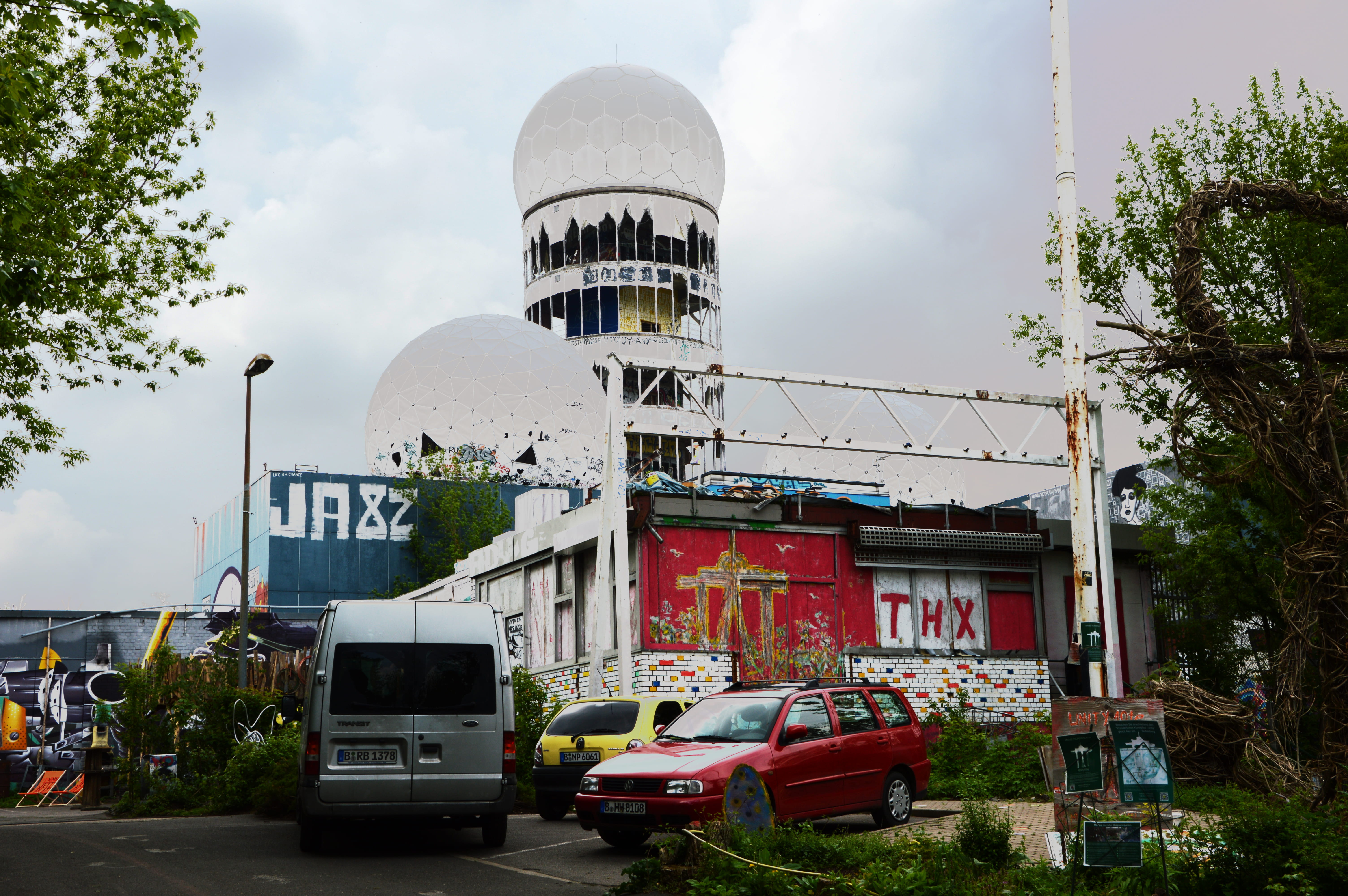 nsa spy station, tree, nature, plant, day, teufelsberg, building exterior, 5K, text, road, germany, incidental people, sky, devils mountain, graffiti, HD Wallpaper