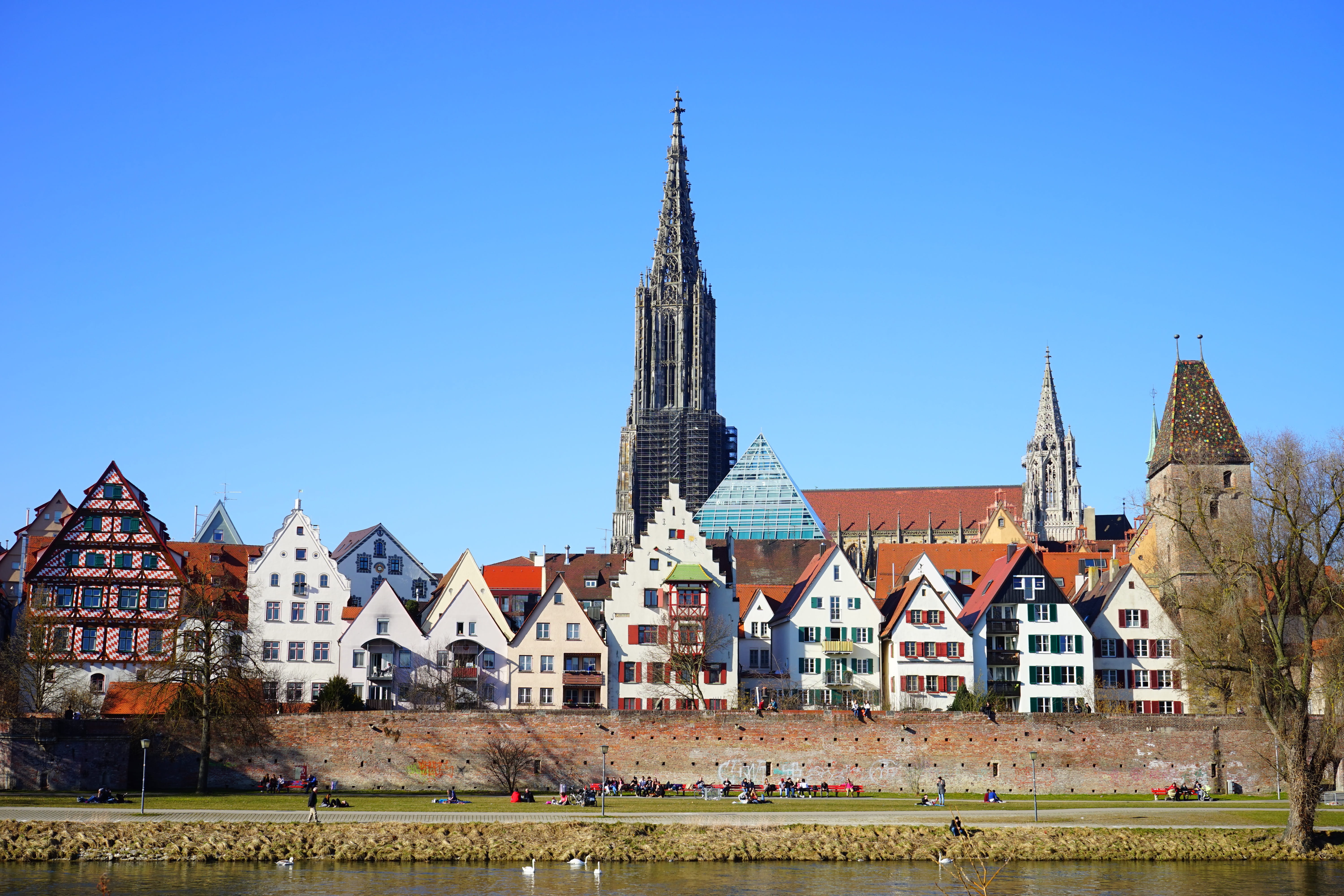clear sky, City Wall, outdoors, ulm, gothic style, places of interest, grass, row house, center, nature, View, belief, built structure, tower, New Ulm, HD Wallpaper