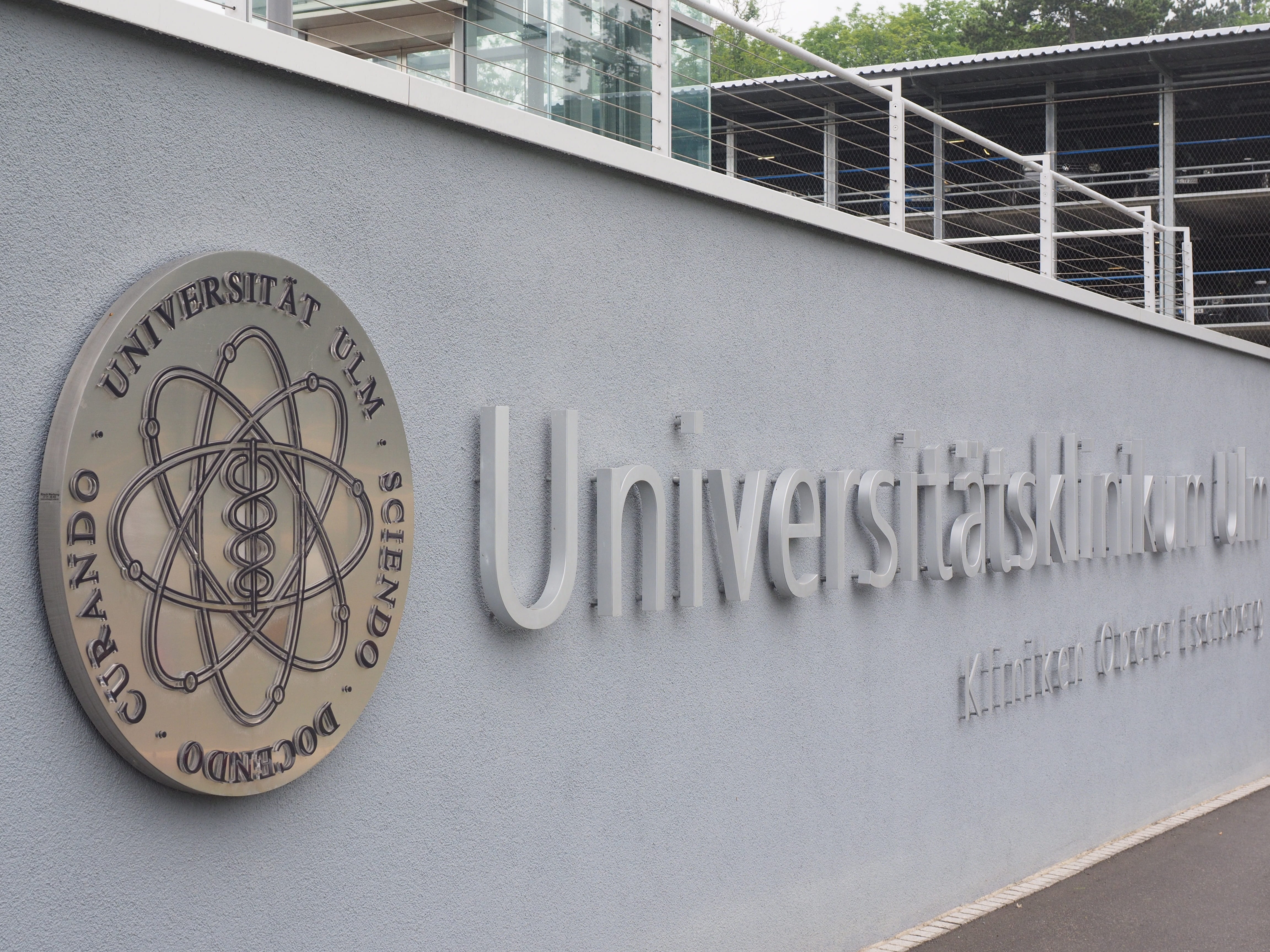 natural sciences, universitätsklinik, building, building exterior, day, built structure, communication, university hospital ulm, corporate design, text, HD Wallpaper
