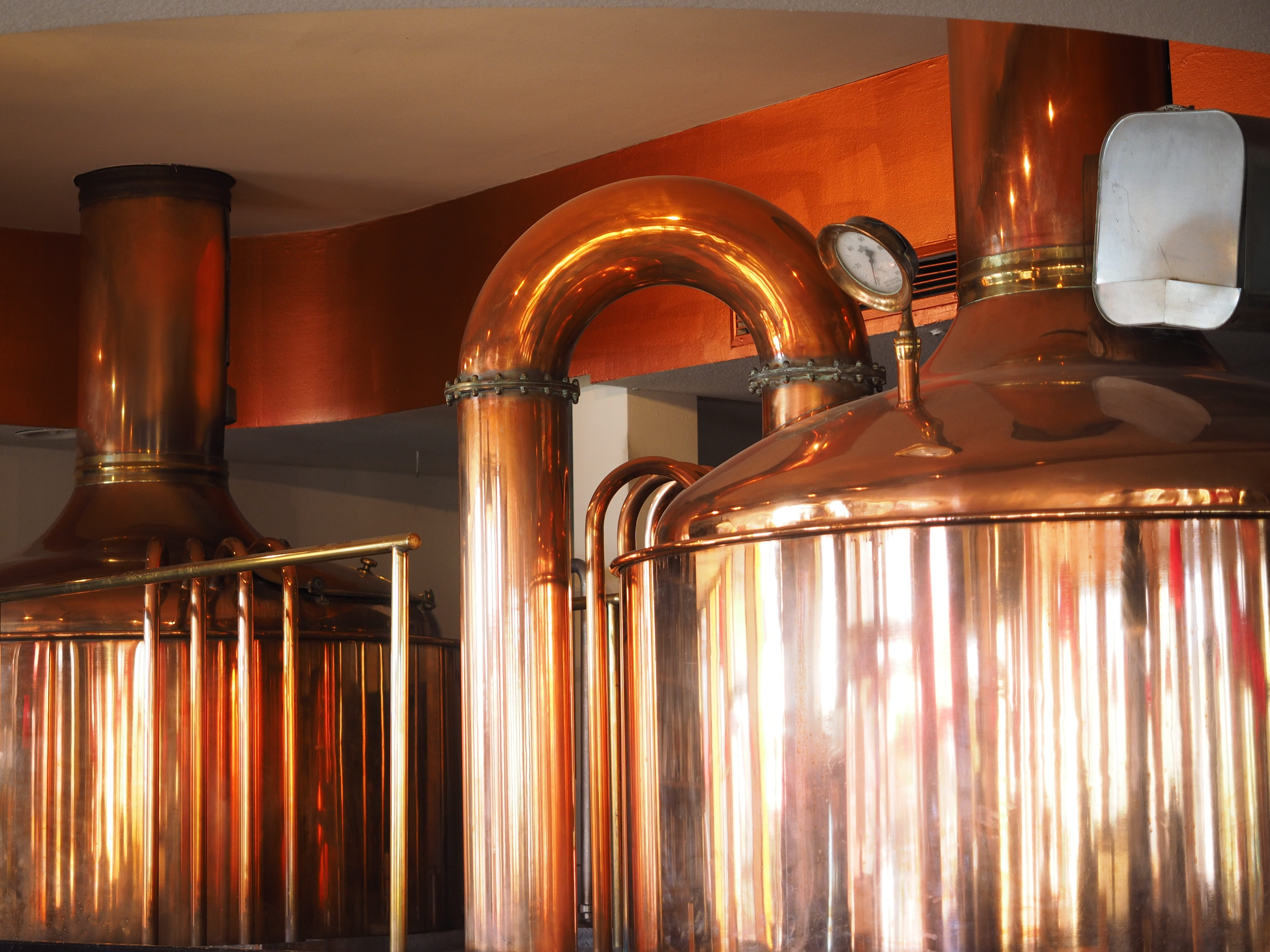brew beer, absence, glass - material, brass, household equipment, indoors, shiny, close-up, food and drink, copper boiler, in a row, glass, analog, boiler, HD Wallpaper
