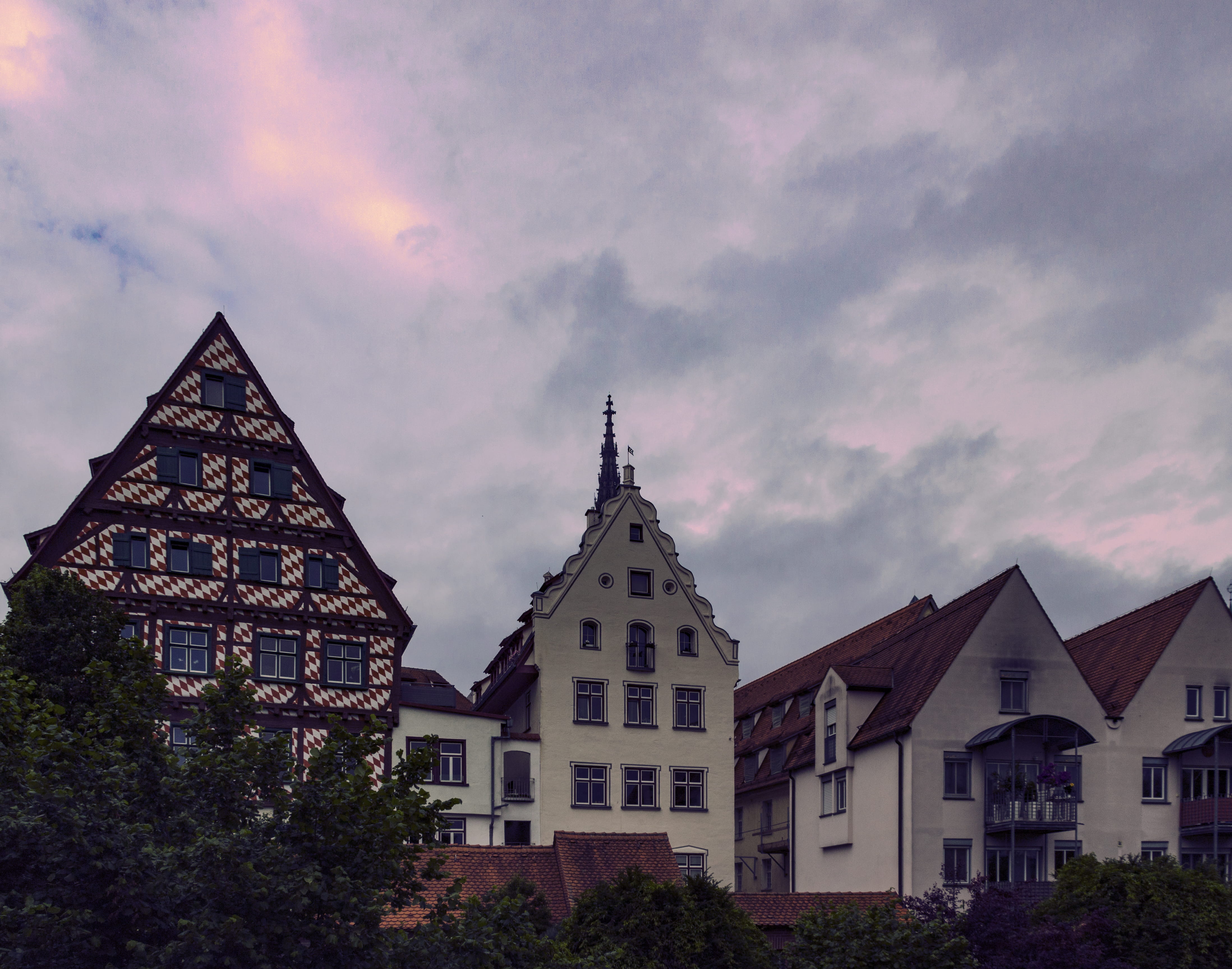 nature, place of worship, row house, history, 4K, spire, tree, residential district, built structure, germany, medieval, religion, belief, sky, old, spirituality, HD Wallpaper