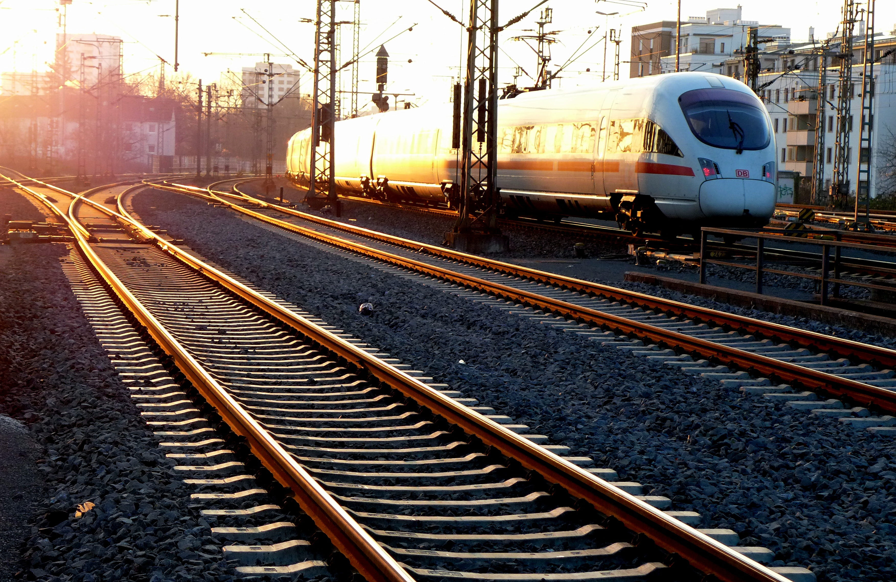 power supply, public transportation, railroad car, architecture, train - vehicle, ice, 2K, rail traffic, travel, gleise, railroad station platform, no people, HD Wallpaper