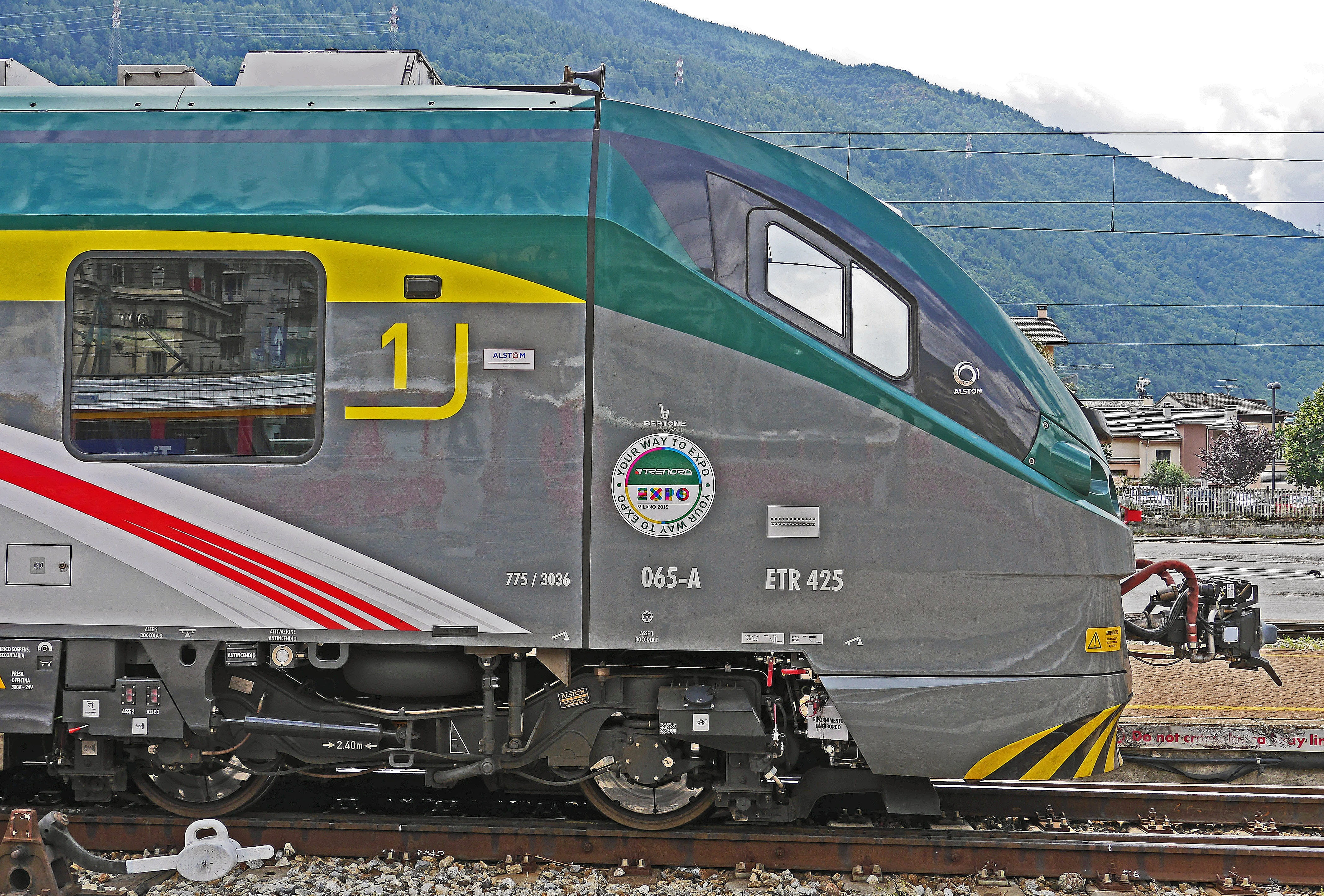 train - vehicle, day, outdoors, city, road, Traffic, mode of transportation, electrical multiple unit, rail transportation, tilting technology, etr 425, HD Wallpaper