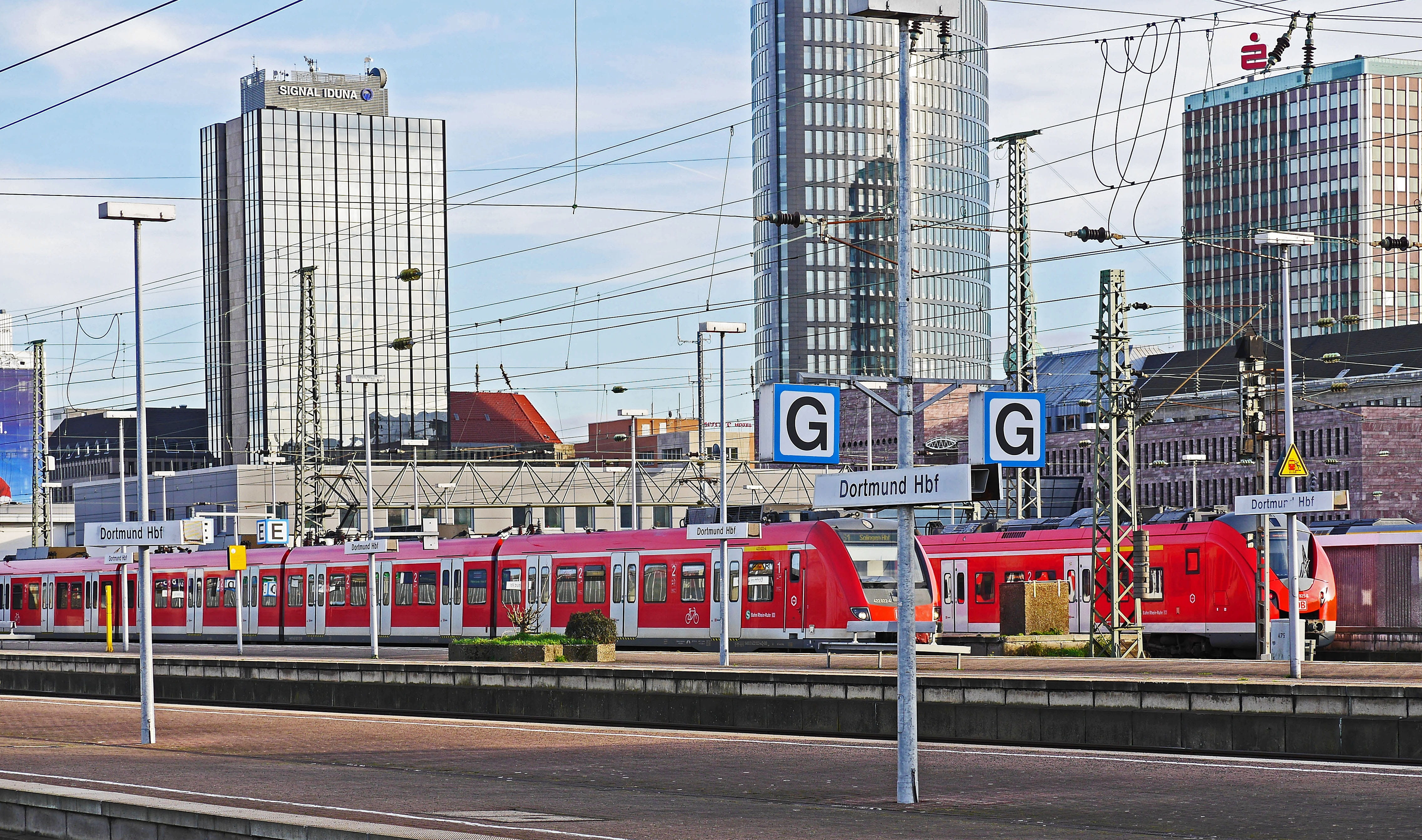 road, built structure, track, ruhr area, sign, transportation, nature, skyline, s-bahn terminal, rail transportation, architecture, br441, downtown, skyscrapers, HD Wallpaper