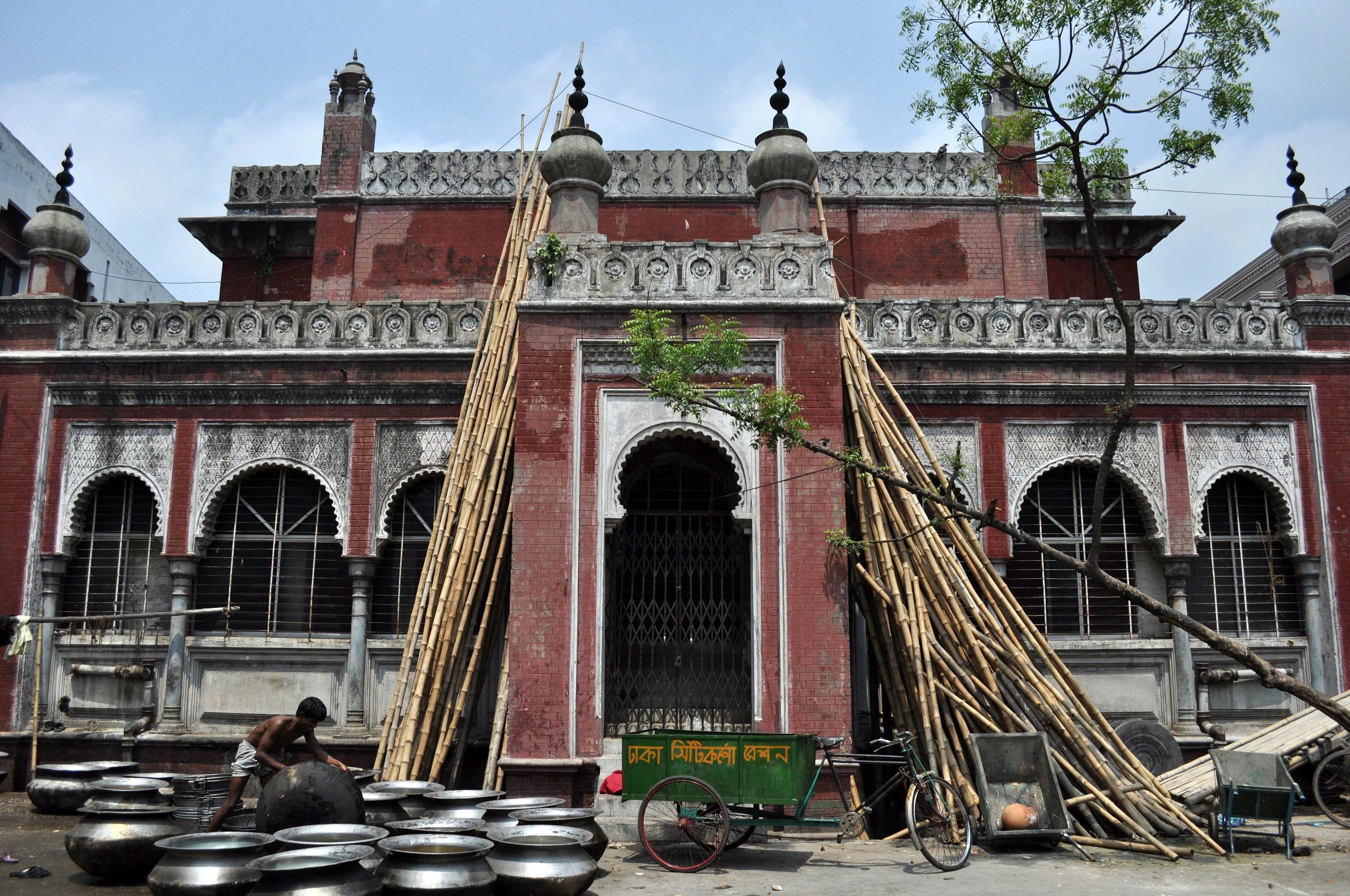 urban, arch, belief, ground, building, travel, city, dhaka, travel destinations, built structure, old, merchant, entrance, bamboo rods, place of worship, HD Wallpaper