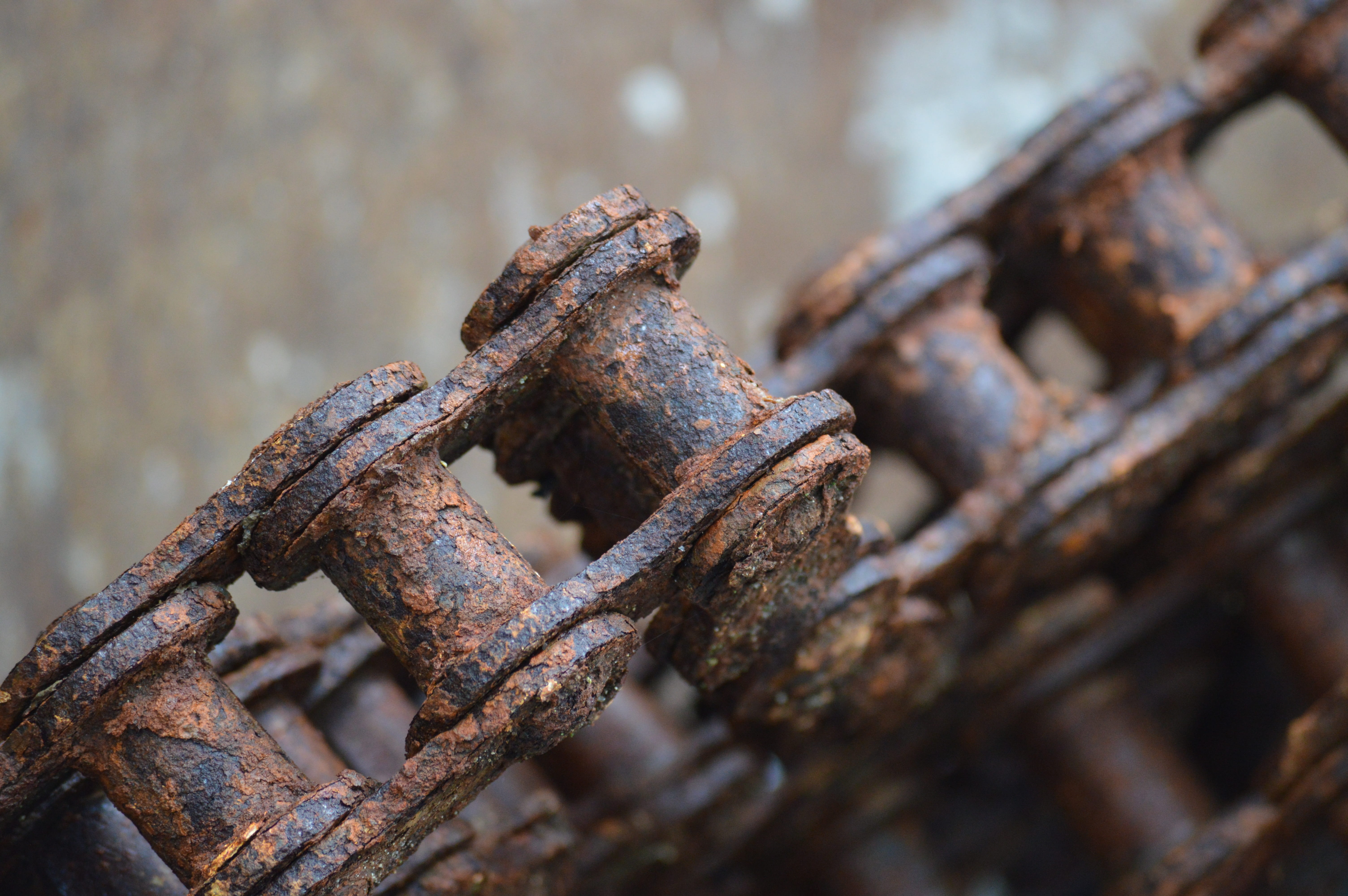 rusty, run-down, Metal, rusted, bad condition, damaged, corrosion, backgrounds, dirty, 5K, textured, links of the chain, selective focus, deterioration, HD Wallpaper