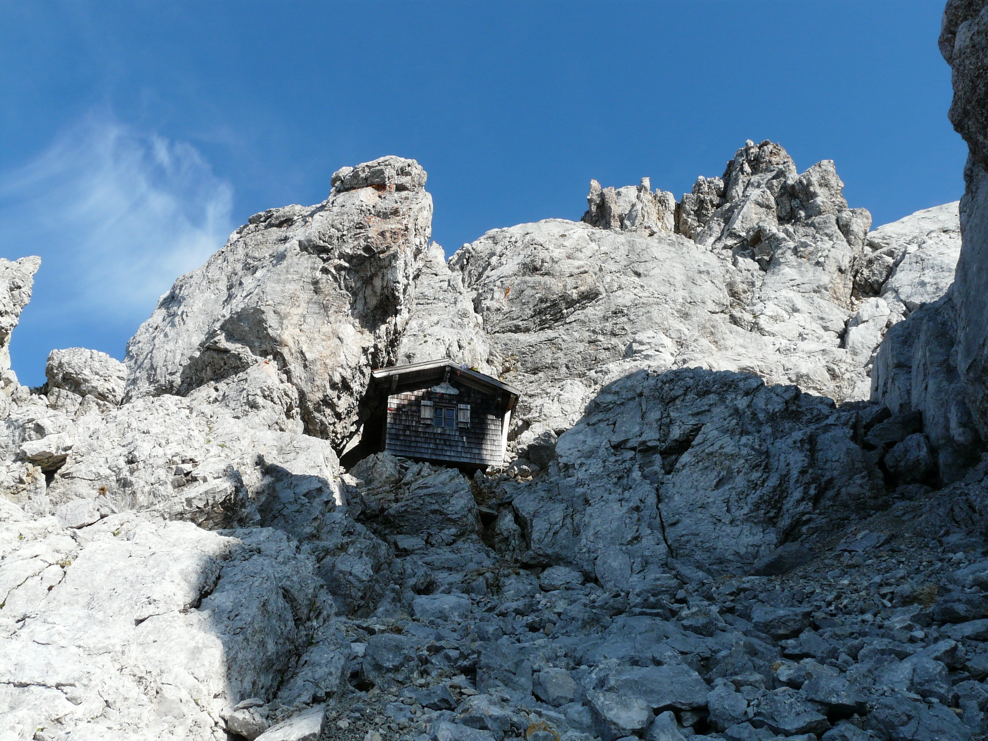 outdoors, no people, backed up, formation, alpine, ellmauer halt, low angle view, building exterior, beauty in nature, the rope, Emergency Shelter, mountain range, HD Wallpaper
