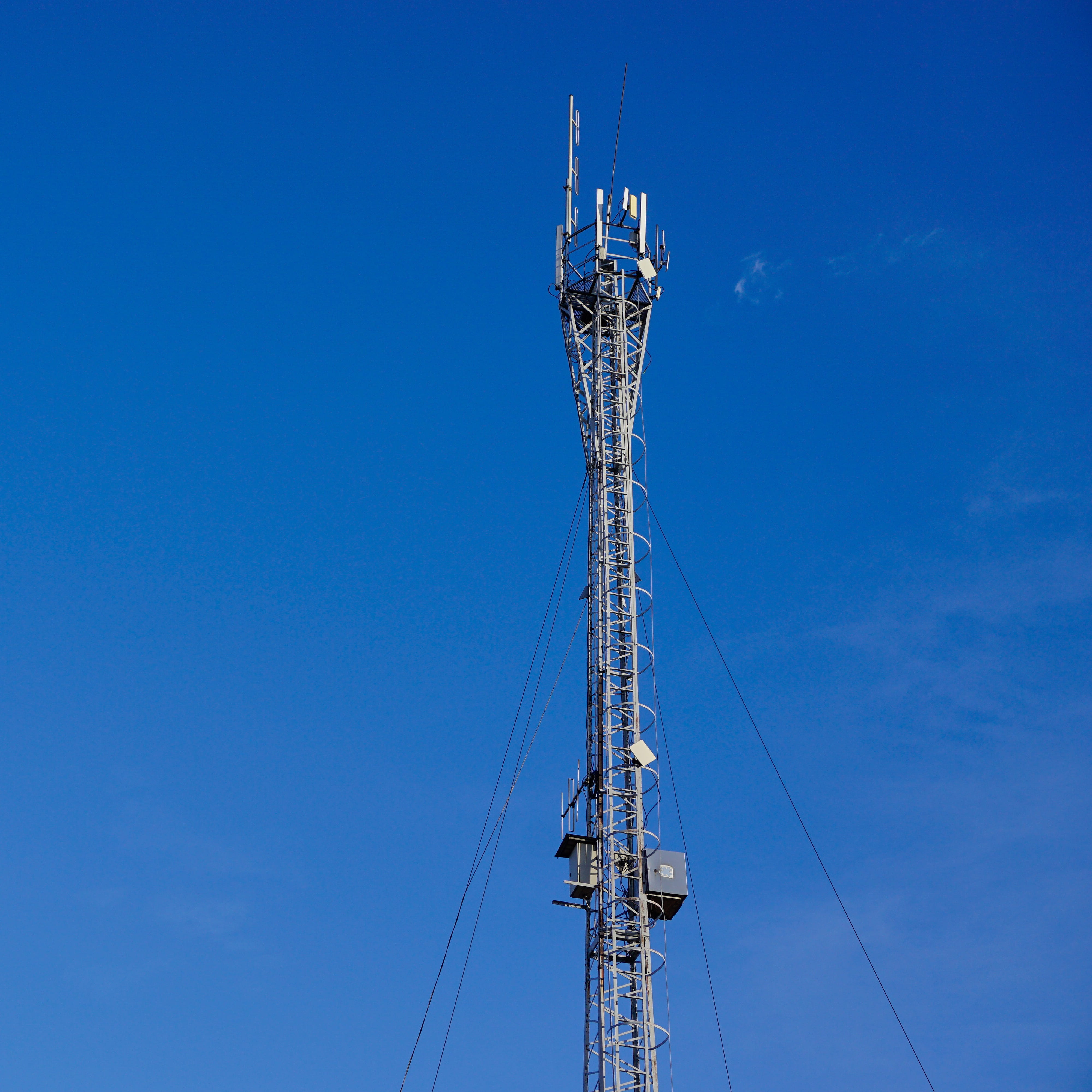 built structure, technology, crane - construction machinery, construction industry, low angle view, outdoors, the antenna, telecommunication mast, global communications, Phone HD Wallpaper