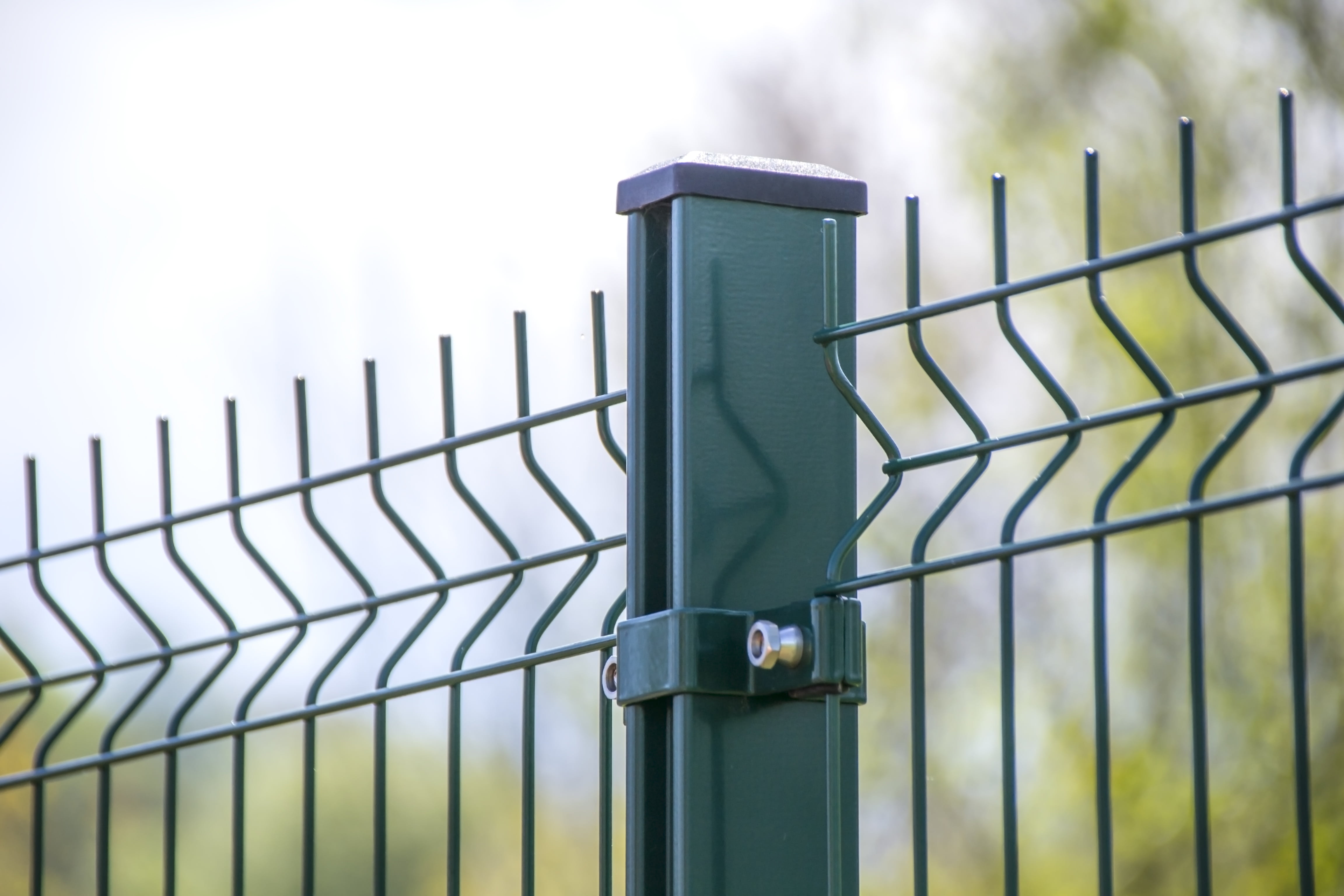 green color, outdoors, protection, the fence, nature, gateway, metallic, the industry, the grid, grass, building, 4K, close-up, steel, trellis, architecture, HD Wallpaper