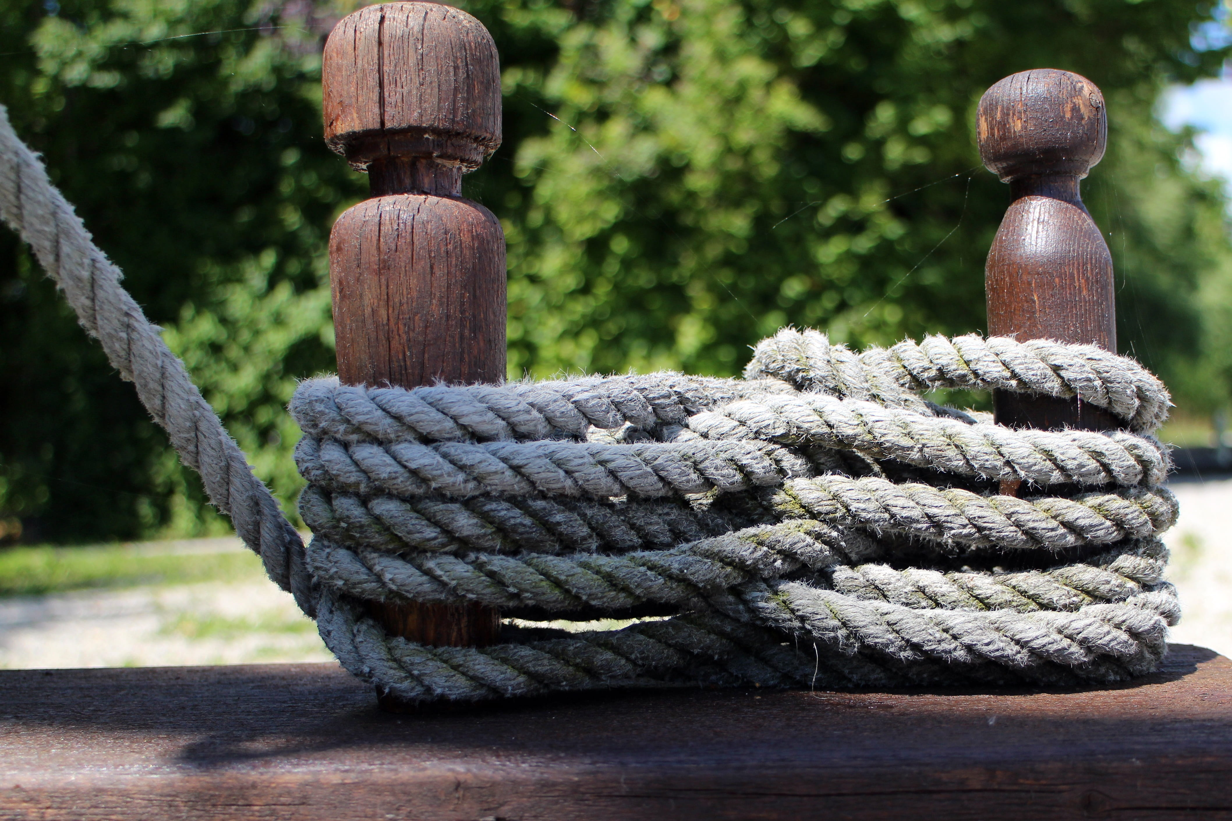 post, still life, focus on foreground, leash, close up, strand, nature, pattern, detention, art and craft, node set, close-up, metal, tied up, ship accessories, HD Wallpaper
