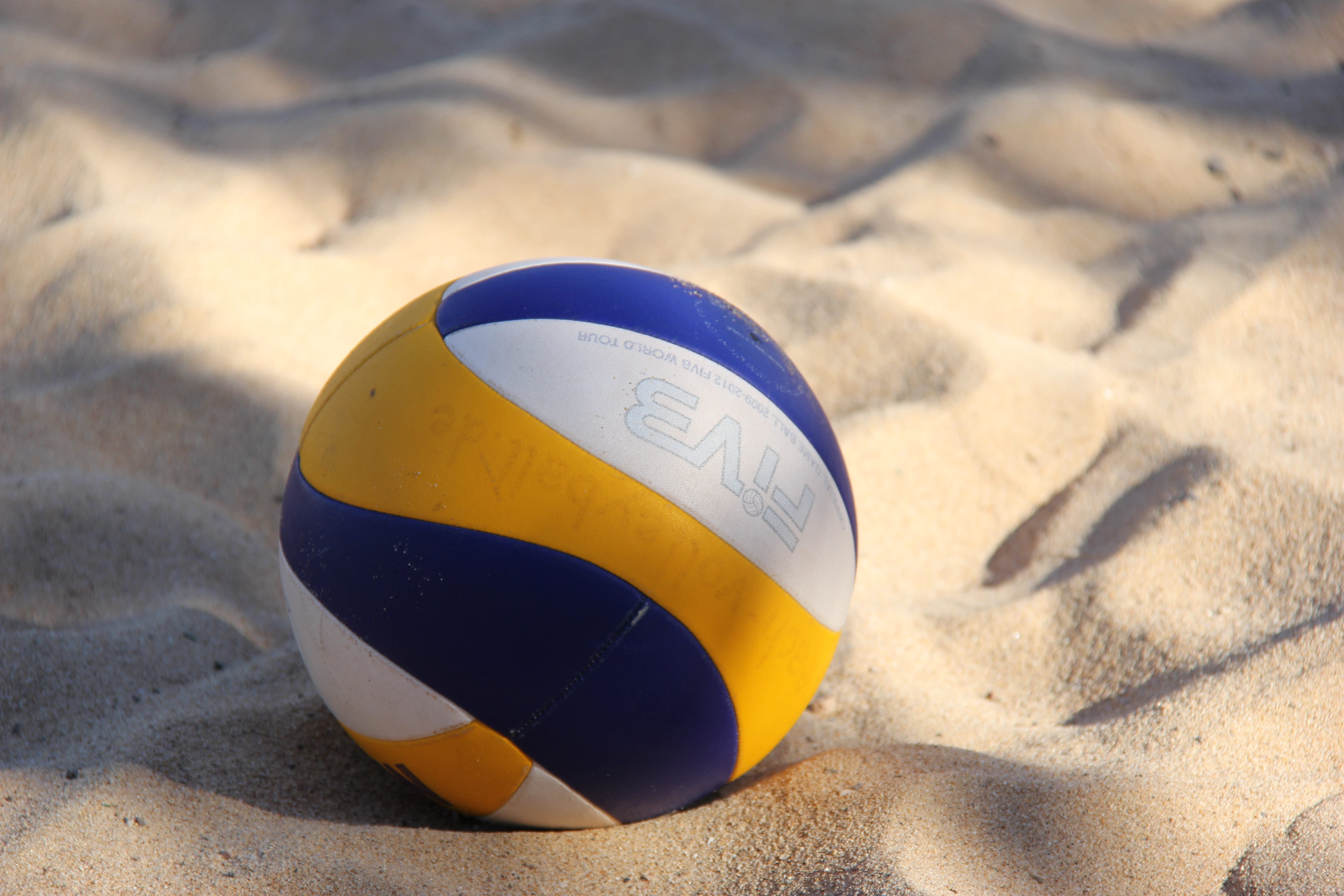 summer, beach volleyball, 5K, volley, sporty, close, beach, sport, shadow, land, number, yellow, team sport, absence, ball sports, ball, single object, HD Wallpaper