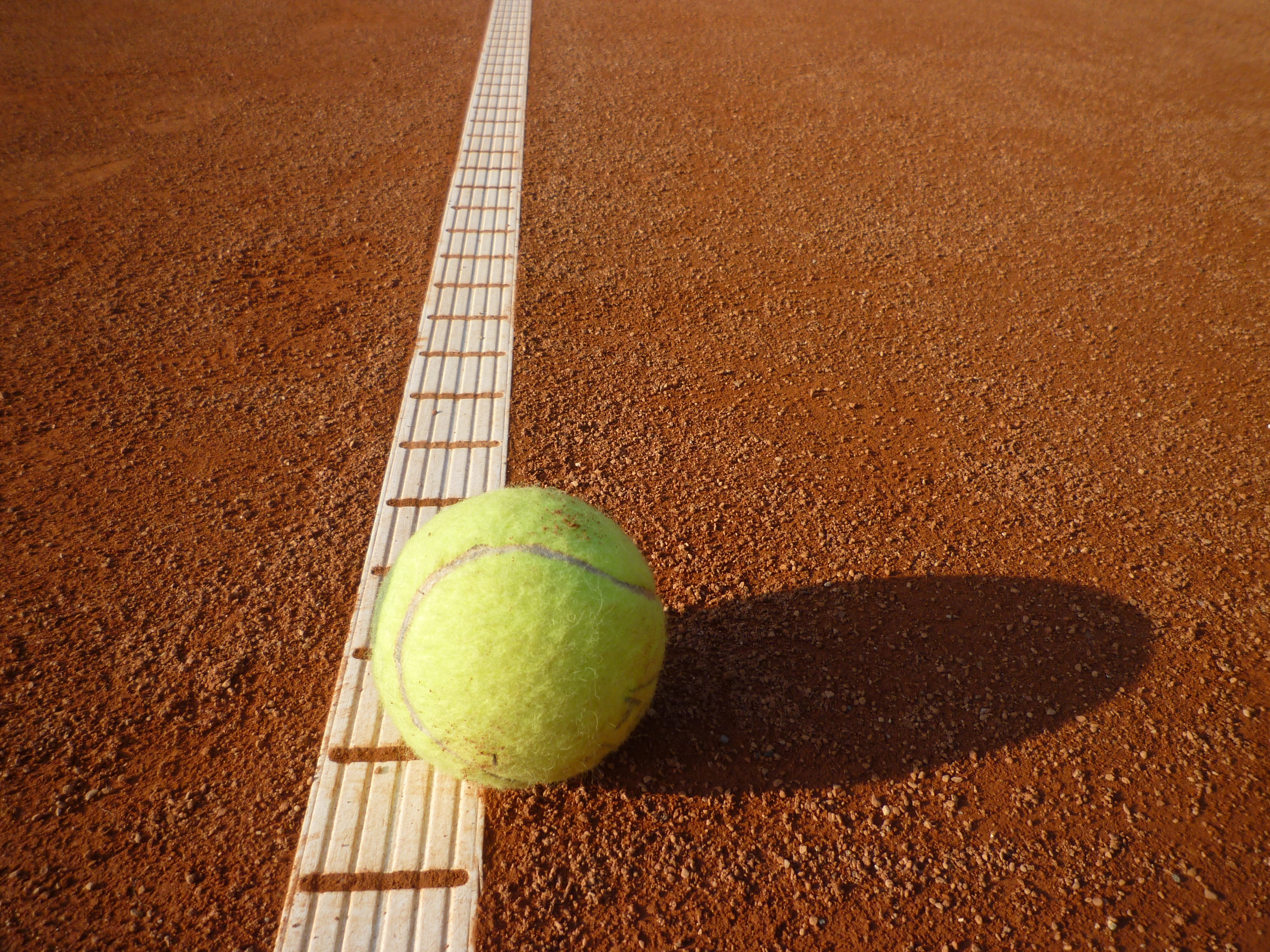 tennis court, green color, outdoors, single line, no people, tennis ball, within, leisure activity, tennis, boundary line, sports equipment, sport, sports, HD Wallpaper