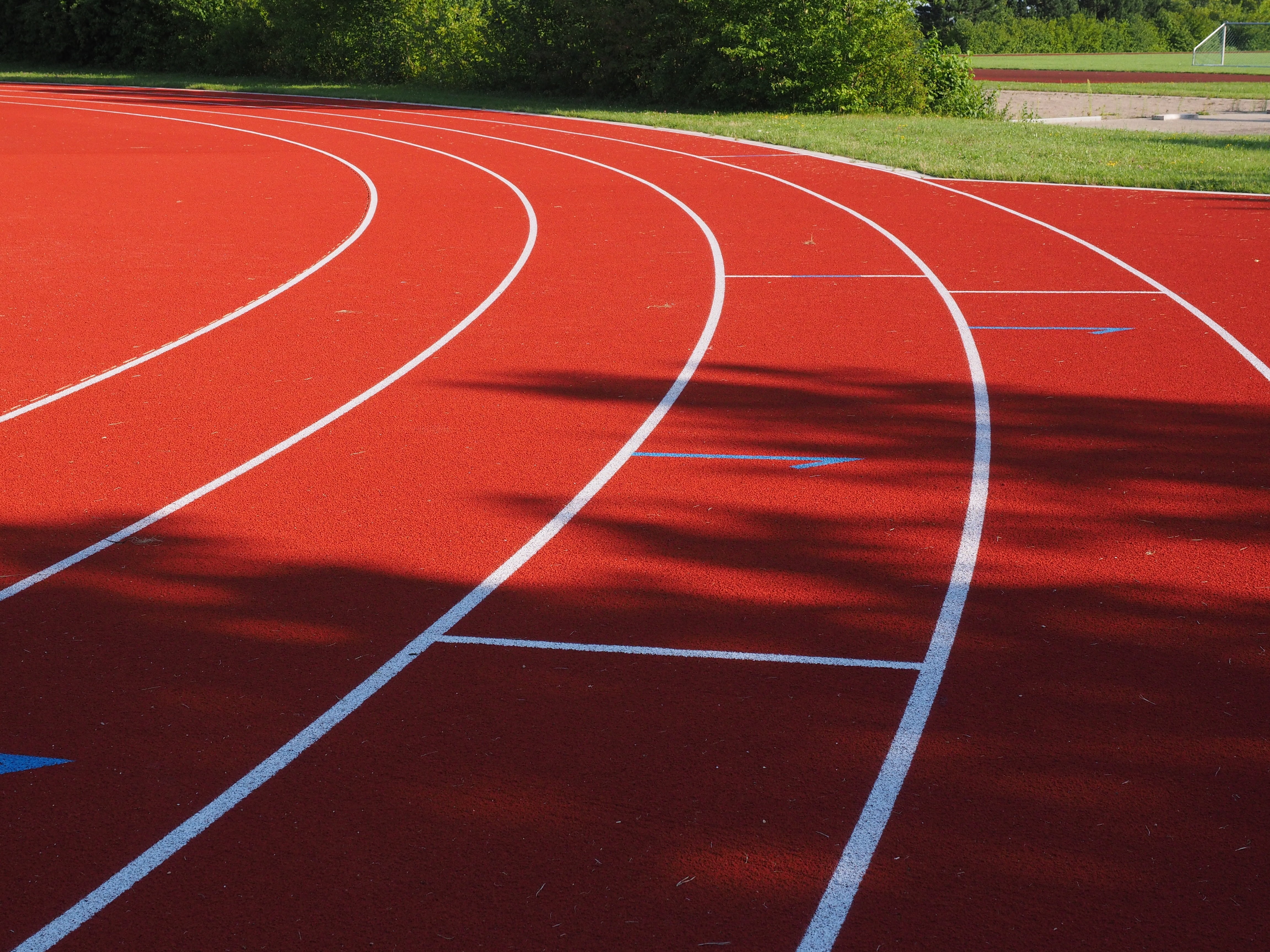 4K, outdoors, competition, sports ground, running track, runway, leisure, green, stadium, beside, day, race, curve, the way forward, tartan, white color, HD Wallpaper