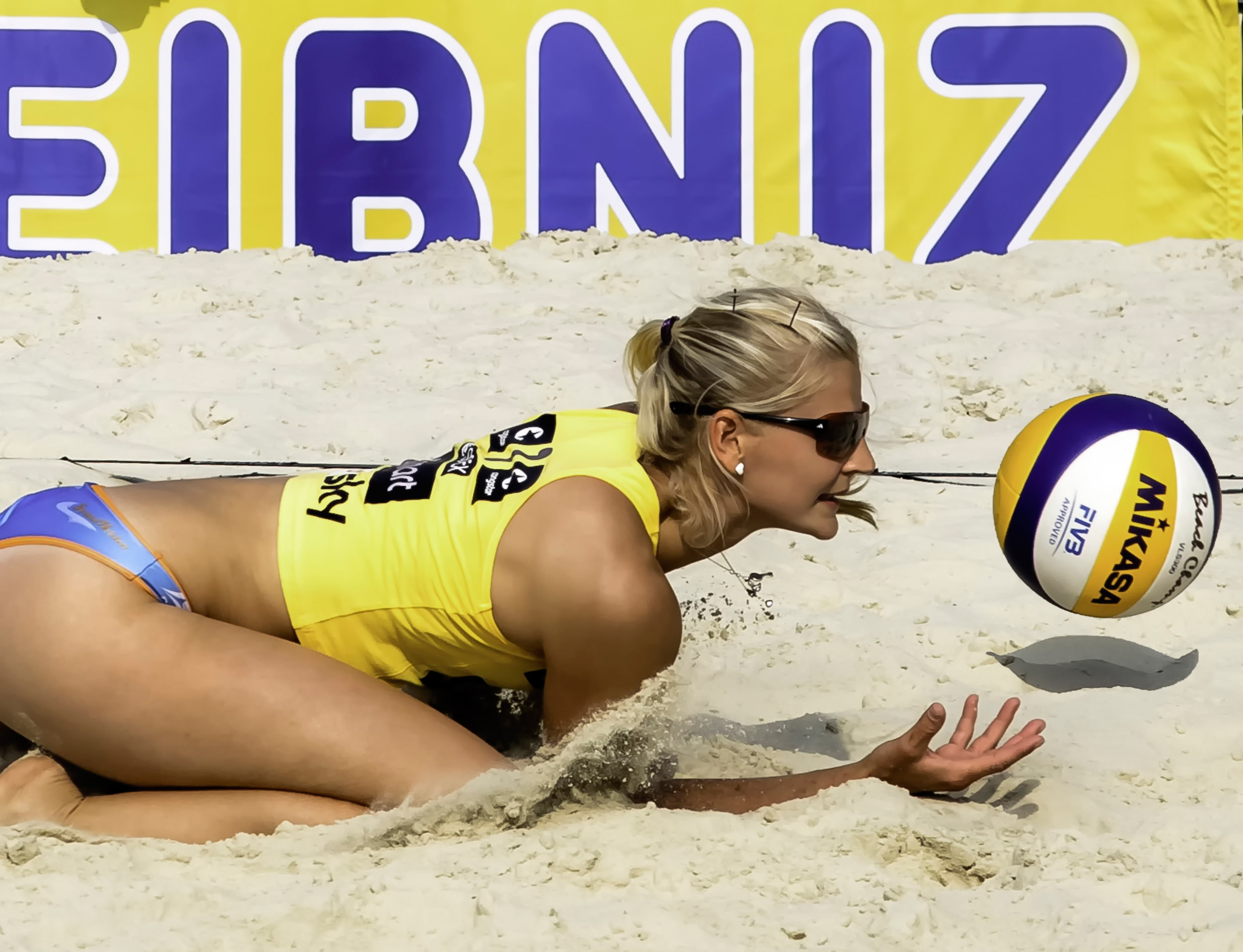 Beach volleyball, beach-voley, 1080P, the ball, athlete, HD Wallpaper