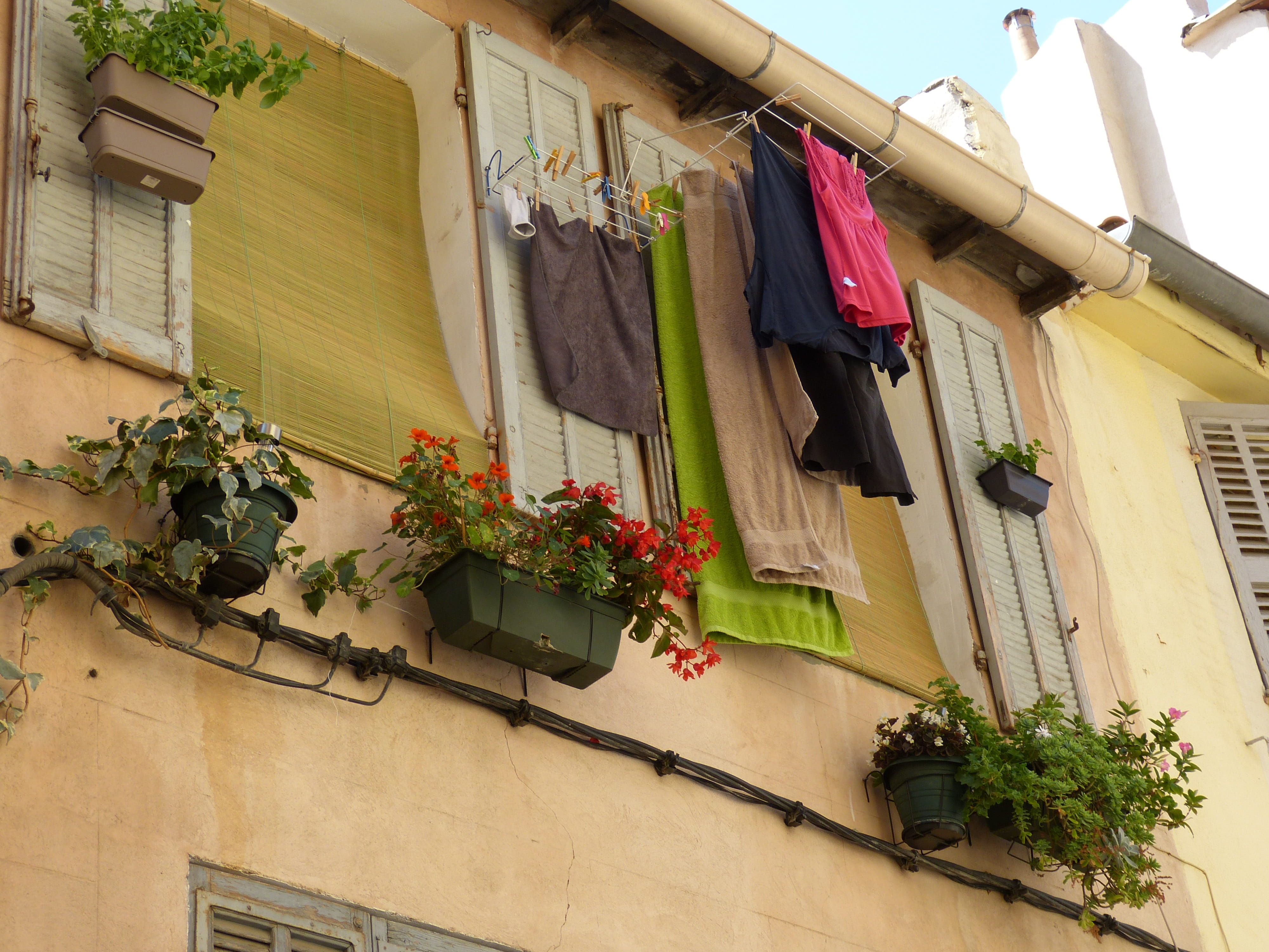 clothing, marseille, window, building, flower box, alley, built structure, hanging, historically, mediterranean, day, nature, house, 4K, france, clothesline, HD Wallpaper