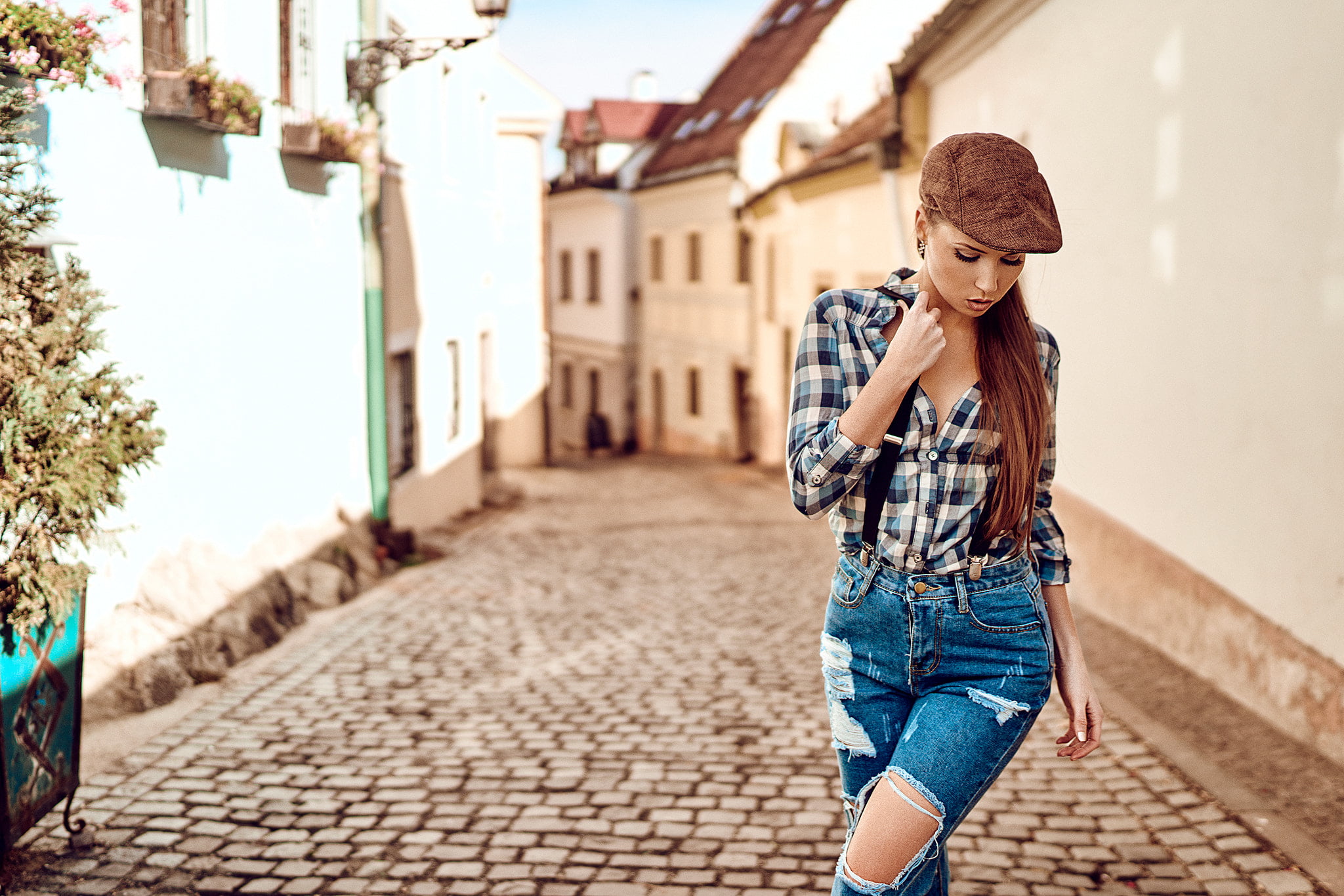 happiness, street, built structure, casual clothing, beautiful woman, young women, women, child, city, females, suspenders, girls, torn jeans, real people, HD Wallpaper