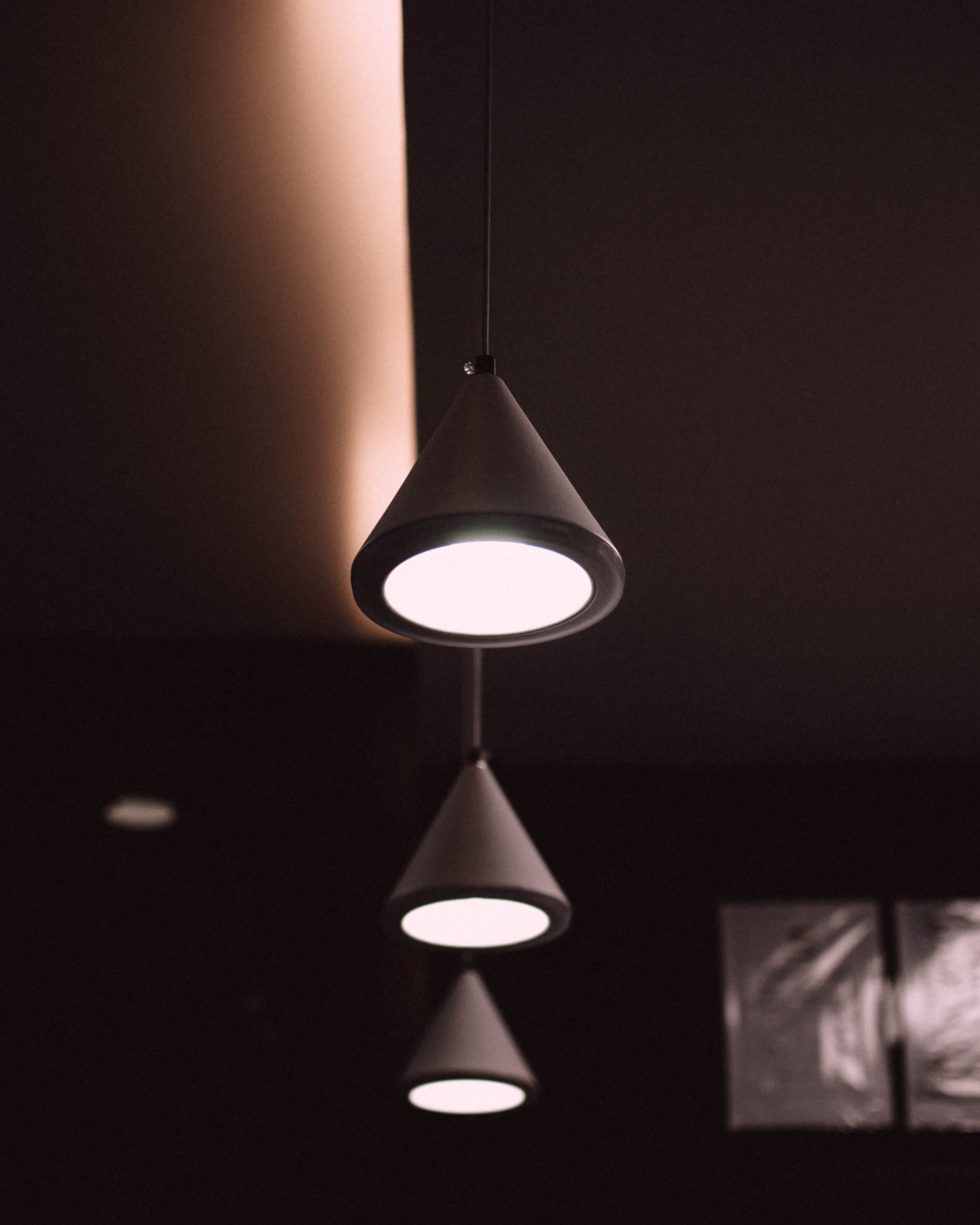 energy, 2K, home decor, pendant light, wall - building feature, low angle view, dark, home interior, interior decoration, hanging, spotlight, domestic room, Phone HD Wallpaper