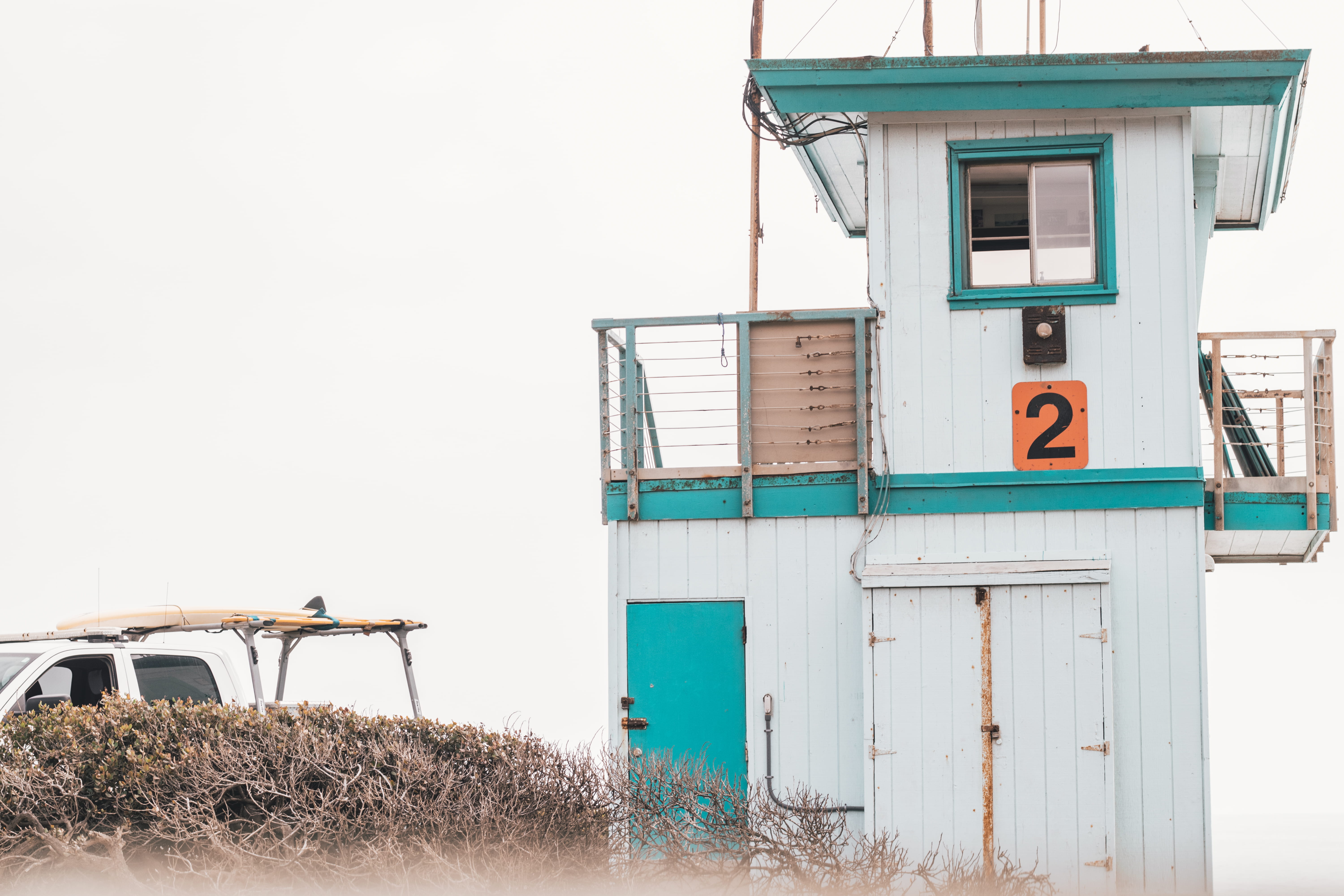 urban, mode of transportation, apparel, rural, clothing, shack, fuel pump, nature, countryside, beside, office building, copy space, door, outdoors, neighborhood, HD Wallpaper