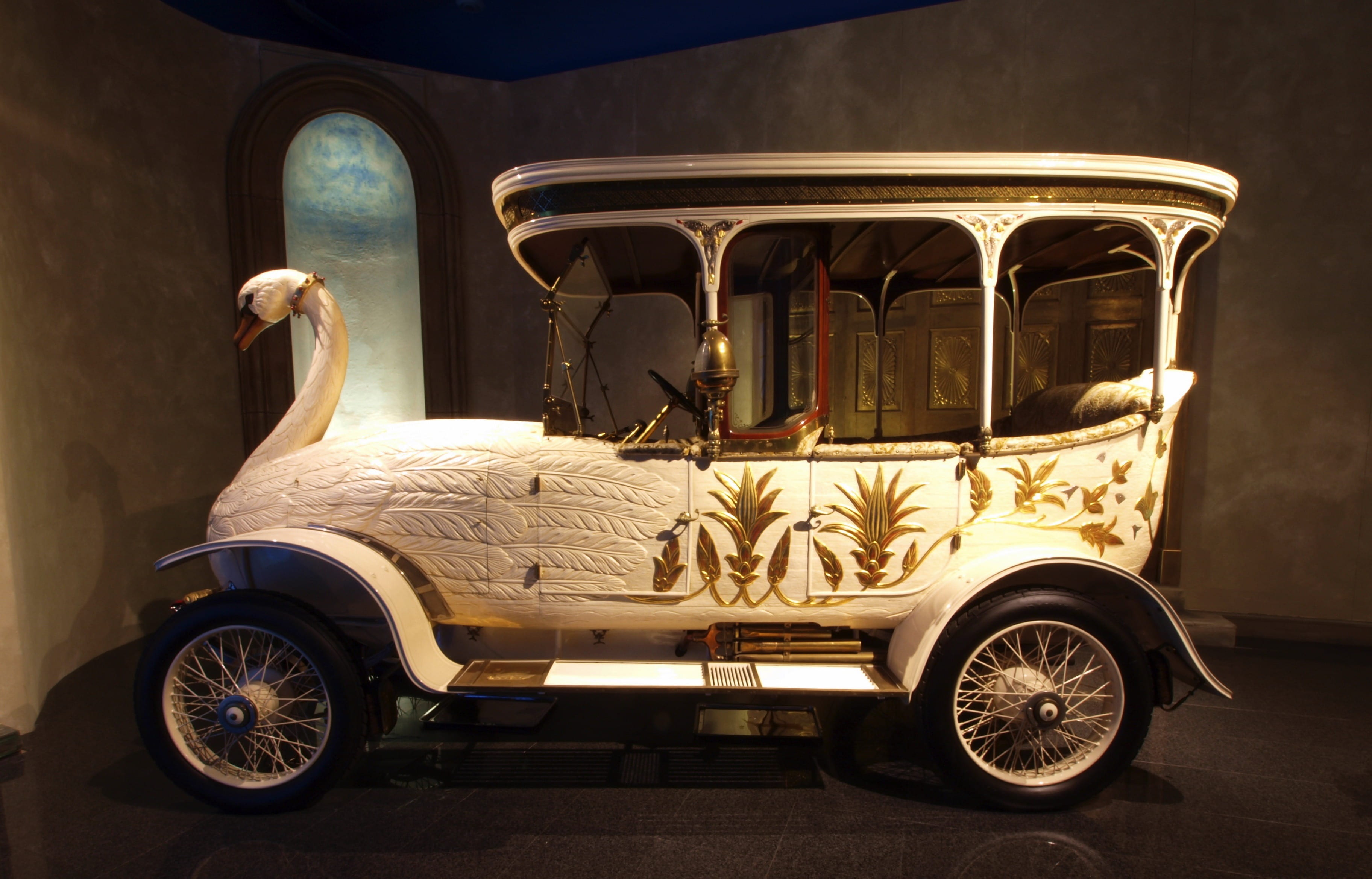 vehicle, indoors, brooke swan car, travel, nostalgia, sitting, motorcar, retro styled, 1910, vintage, motor vehicle, beauty, transportation, carriage, wheel, HD Wallpaper