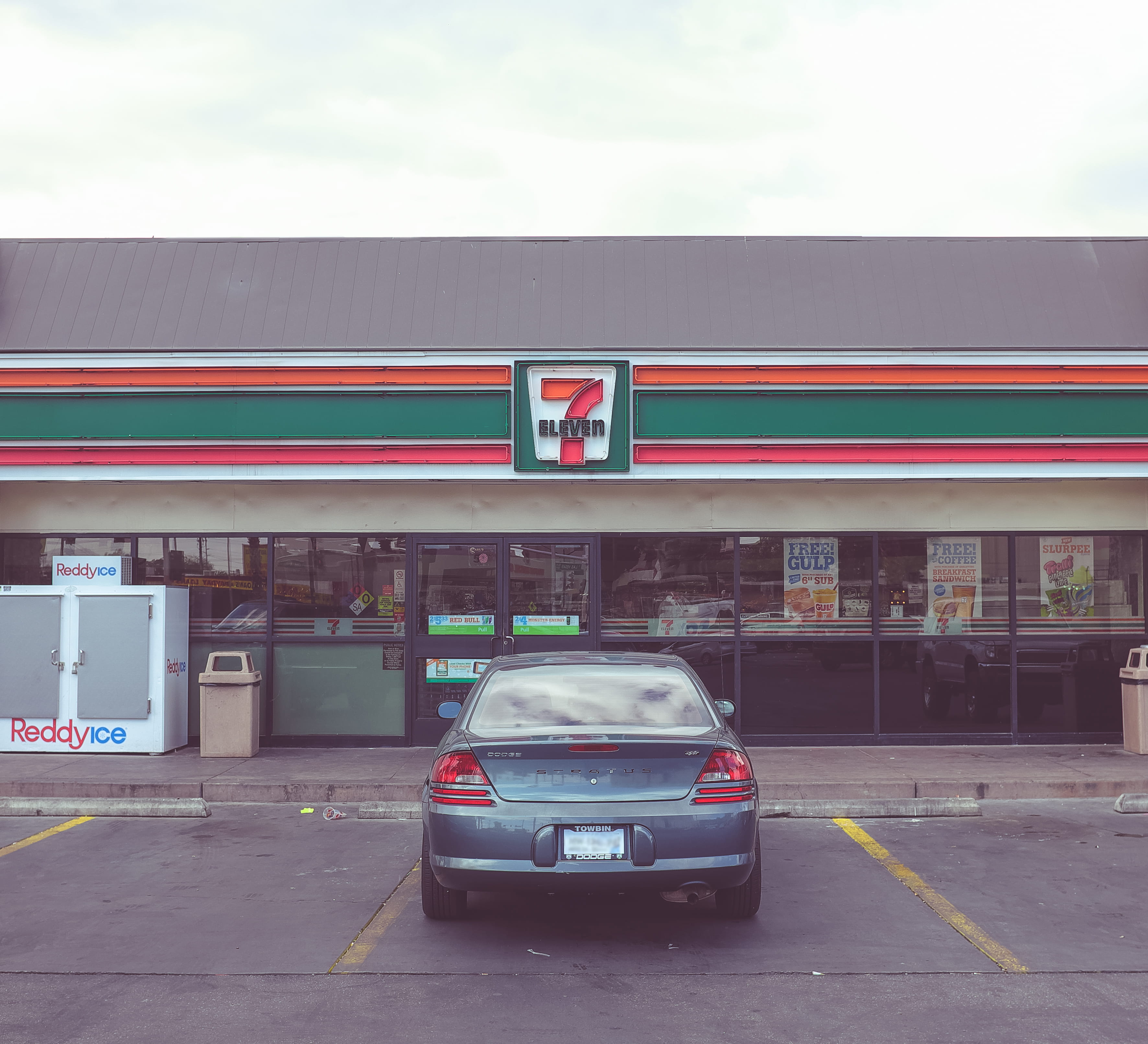 built structure, road, outdoors, motion, transportation, communication, day, convenience store, land vehicle, sign, motor vehicle, mode of transportation, HD Wallpaper