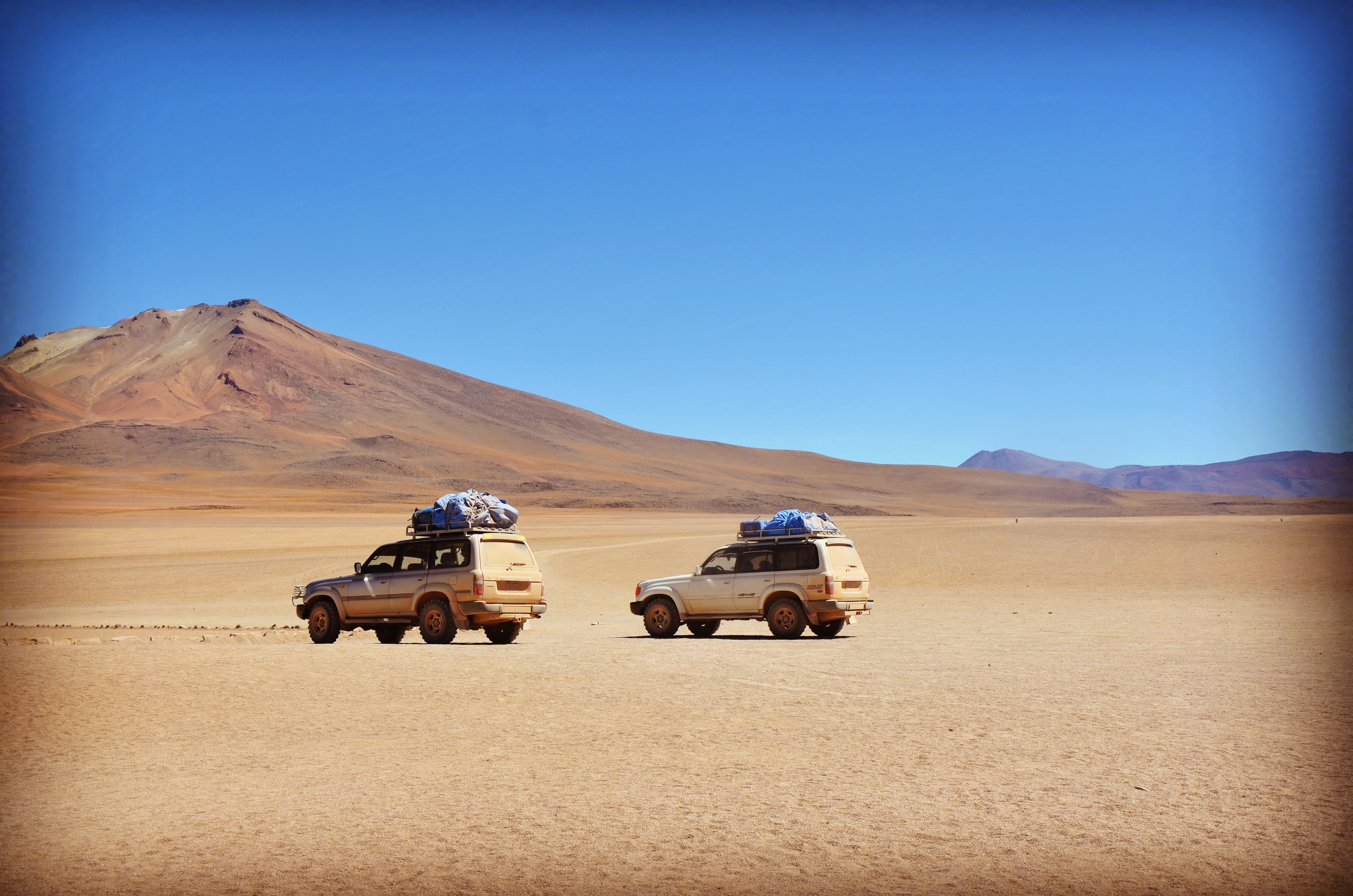 SUV, no People, two, travel, day, copy space, blue, grey, desert, land, 4K, sand, car, clear sky, s, nature, outdoors, scenics - nature, land Vehicle, HD Wallpaper