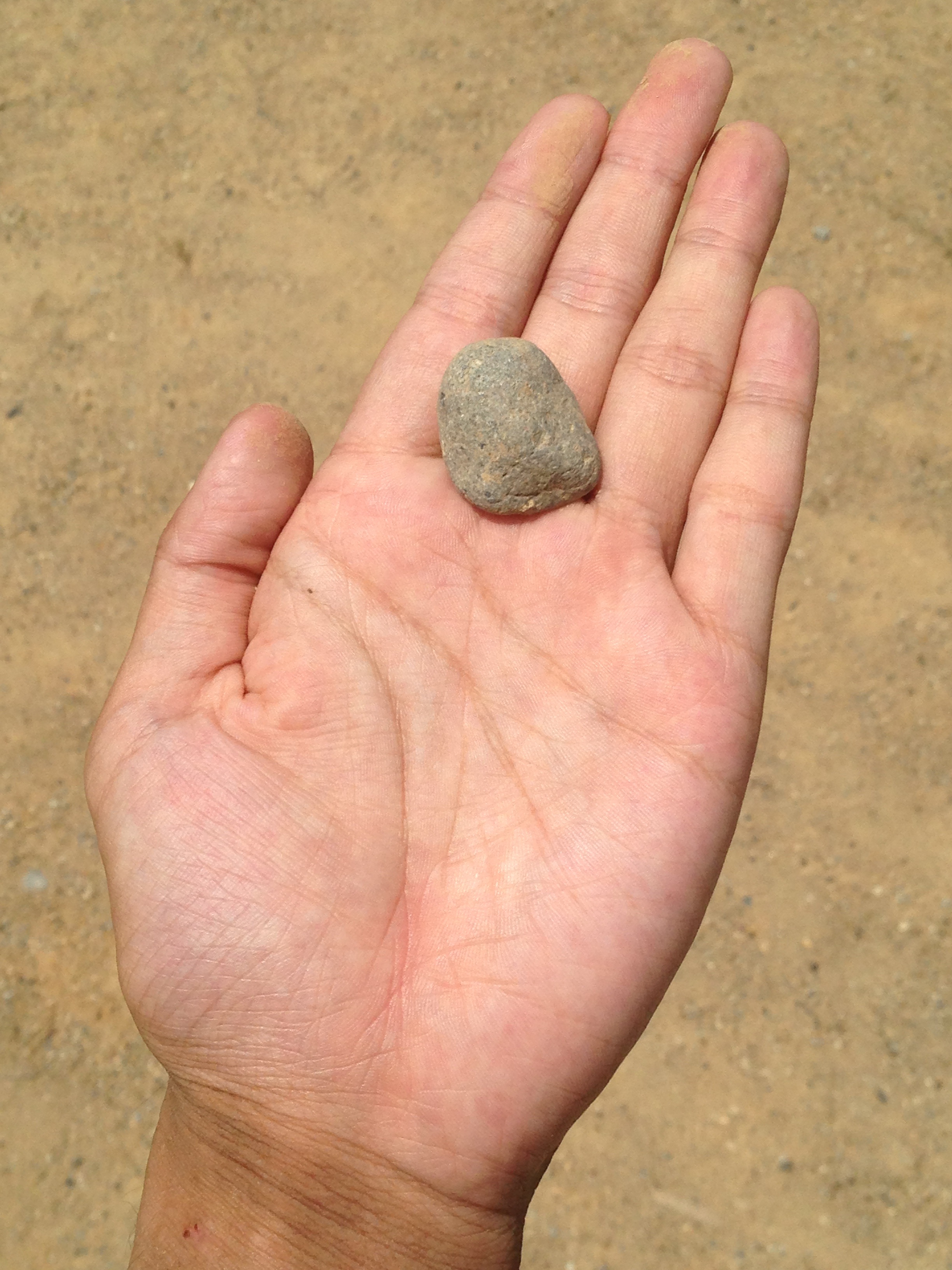 finger, date, hand parts, happy, pot, left hand, with your bare hands, flesh color, one person, memories, beauty, while, fortune-telling, sand, stone, power, Phone HD Wallpaper