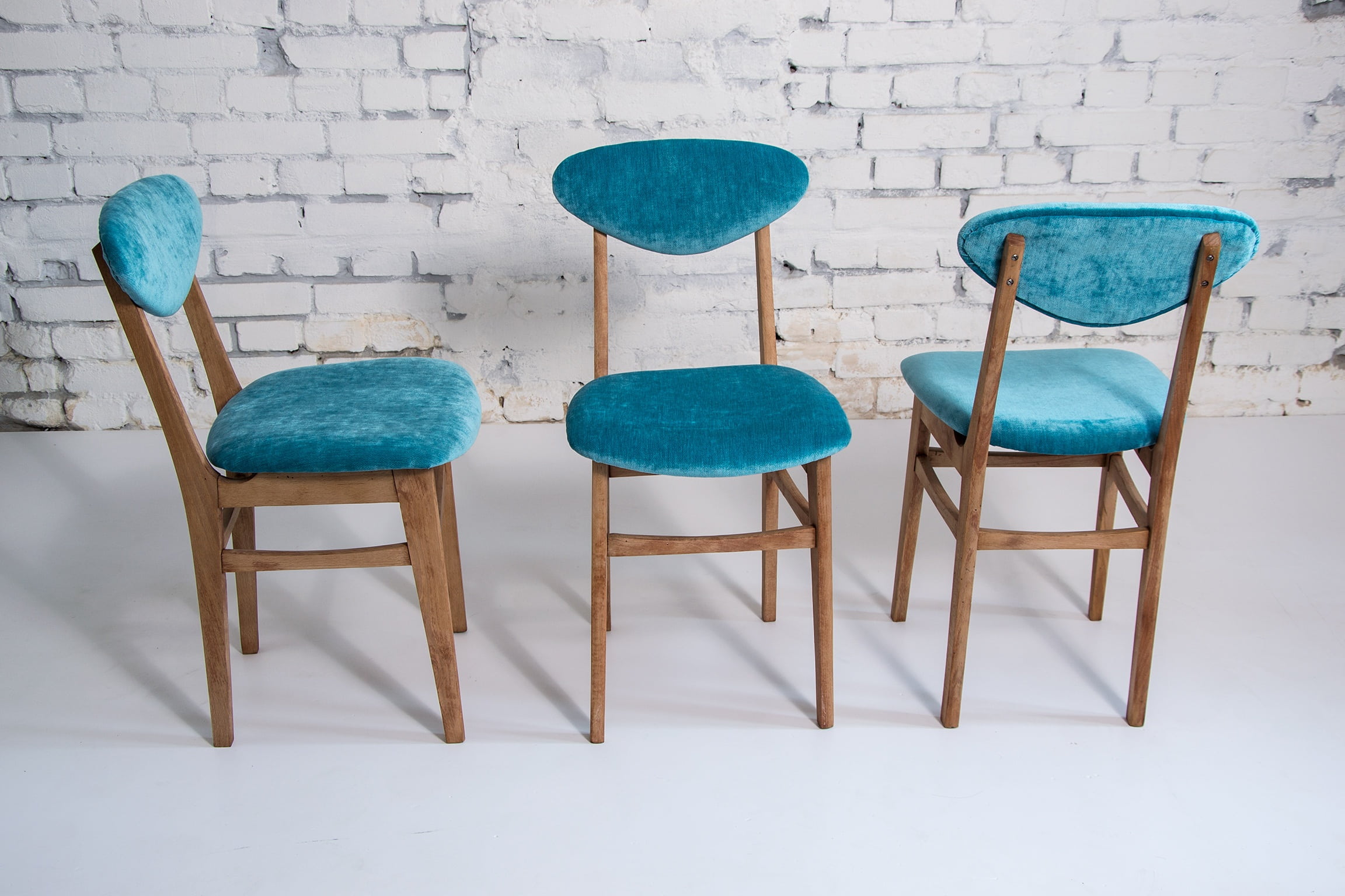 wooden, still life, in a row, wall - building feature, day, frame, white, blue, seat, upholstery, office chair, brown, chair, wall, chairs, group of objects, HD Wallpaper