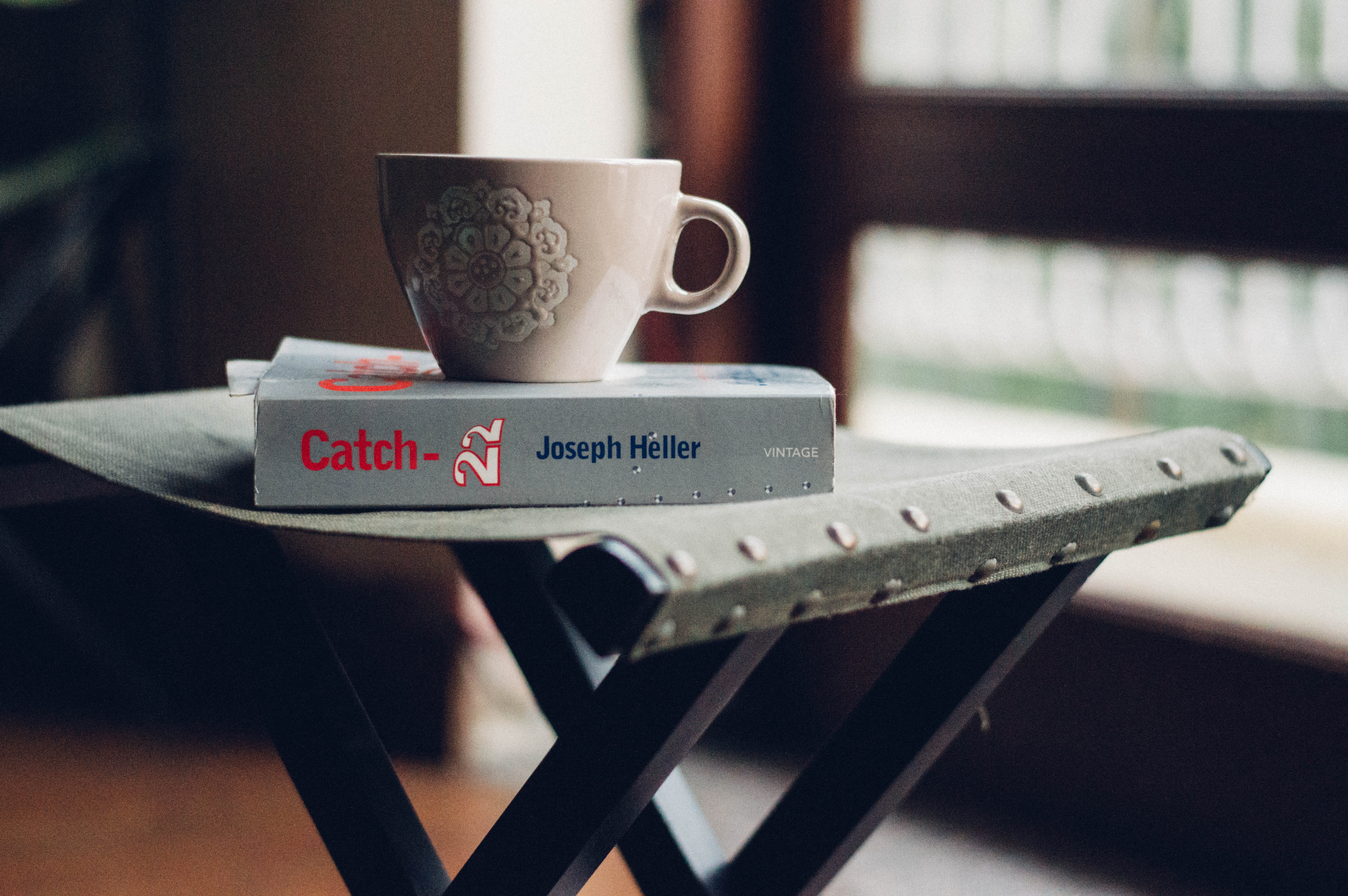 drink, reading, placed, close-up, coffee - drink, focus on foreground, vintage, ceramic, macro, still life, crockery, pattern, mug, folding, western script, HD Wallpaper