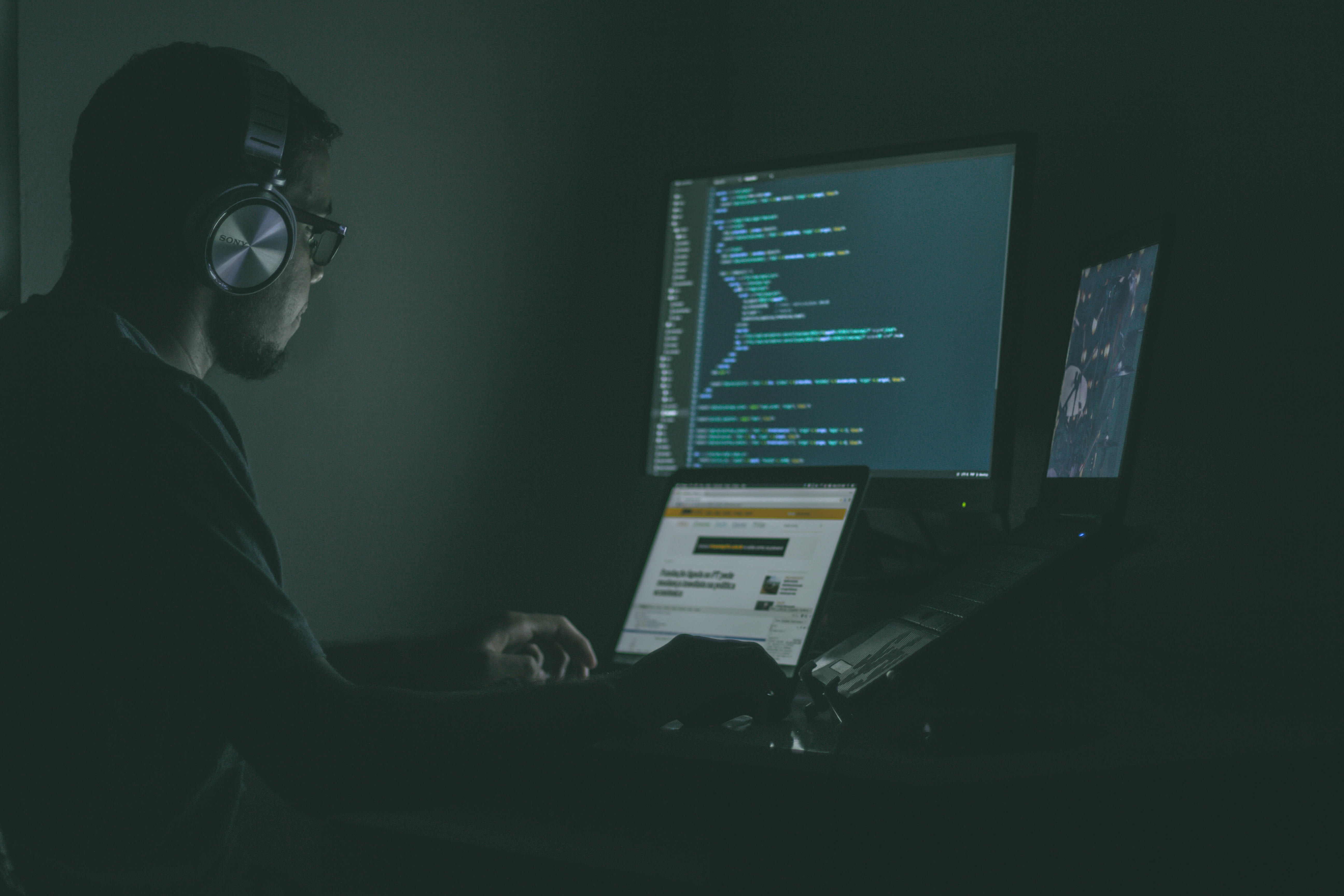 table, technology, adult, computer equipment, 5K, sitting, computer, occupation, using, indoors, computer monitor, security, working, computer programmer, HD Wallpaper
