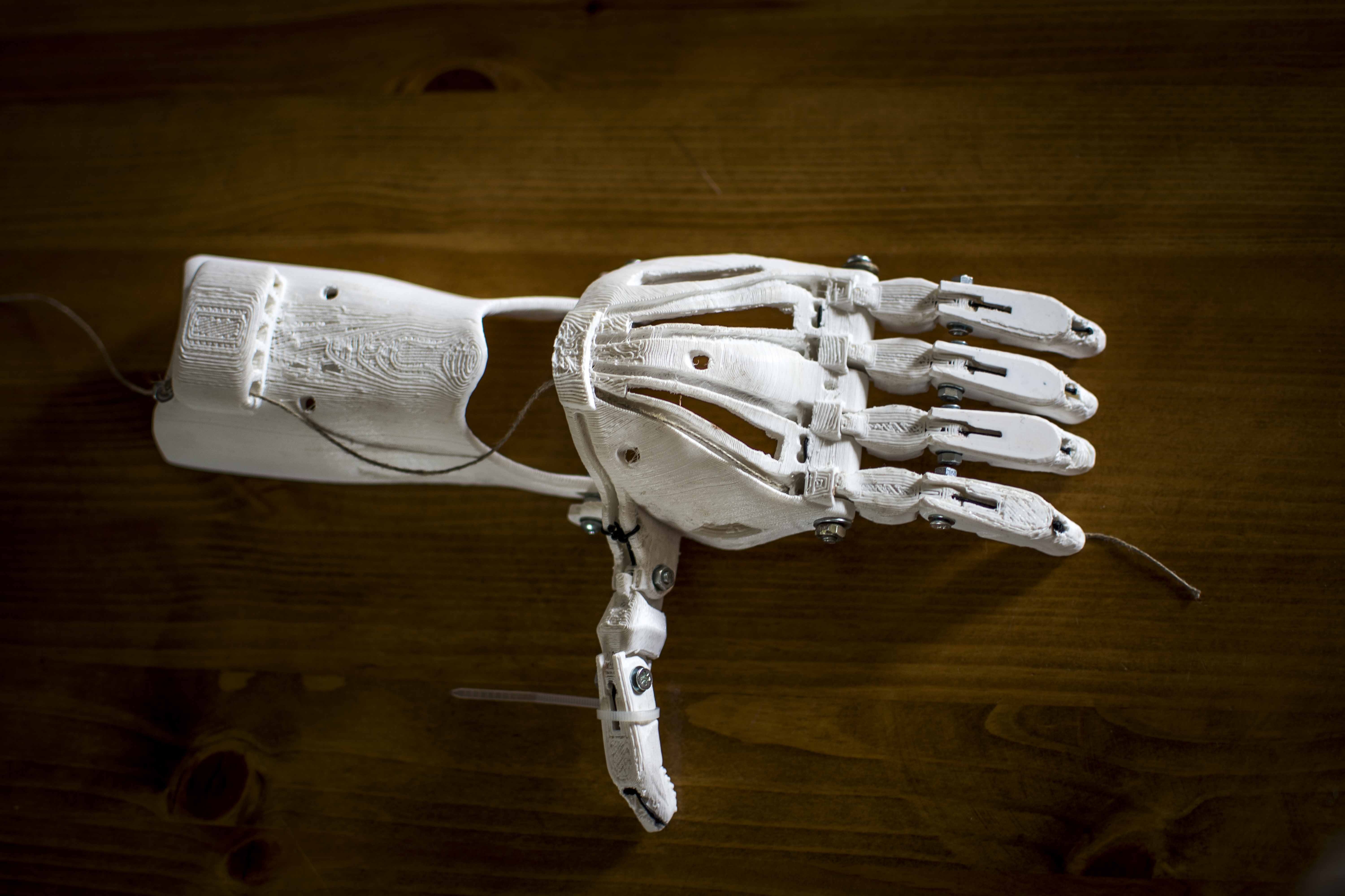 white, still life, wood - material, druk, metal, me, arm, indoors, flooring, printing, prostetic, ręka, phone cord, brown, prosthetic, electricity, single object, HD Wallpaper