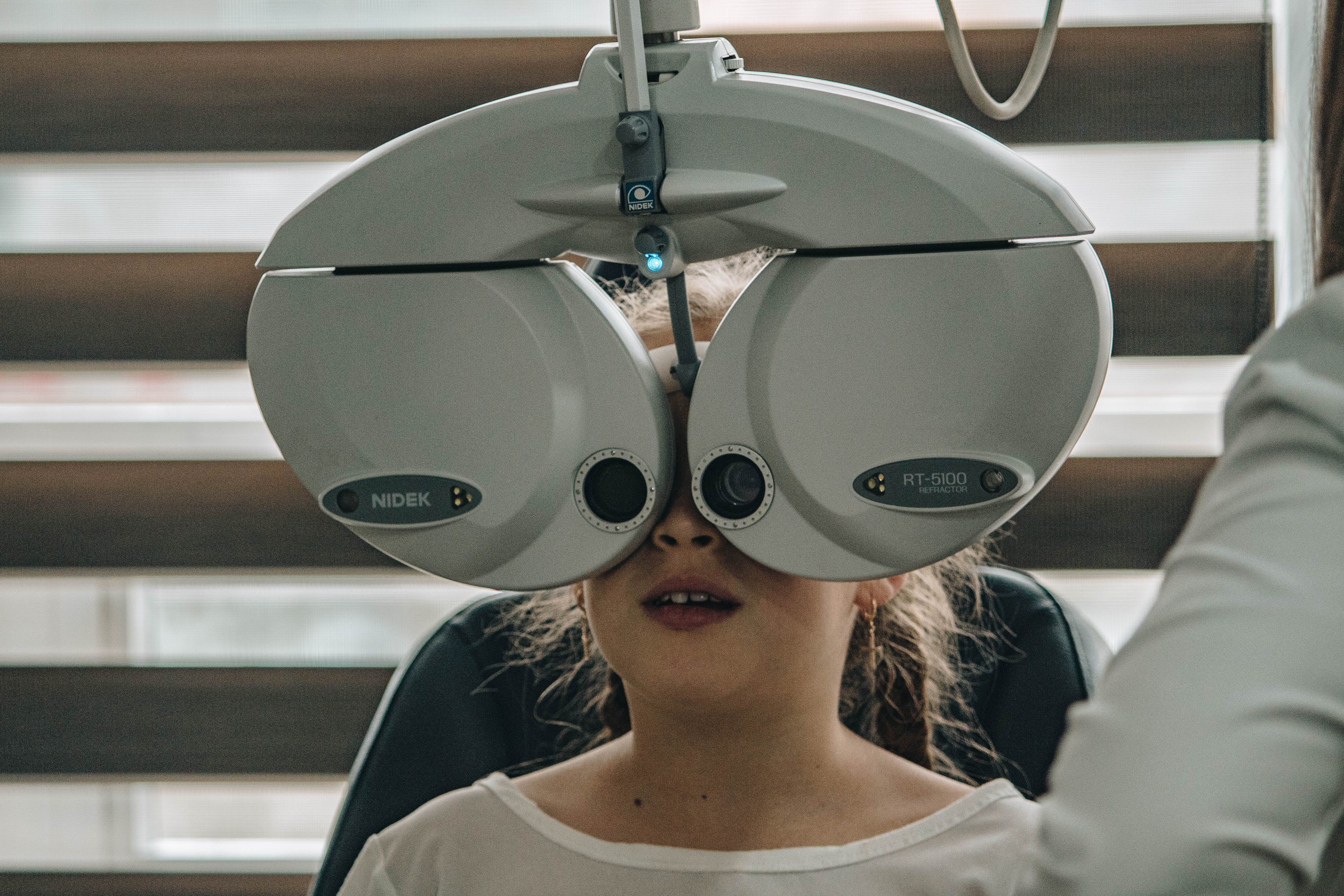 real people, machine, human, sunglasses, testing, adult, eye doctor, lifestyles, headshot, 5K, optician, looking, people, one person, reflection, optics, HD Wallpaper