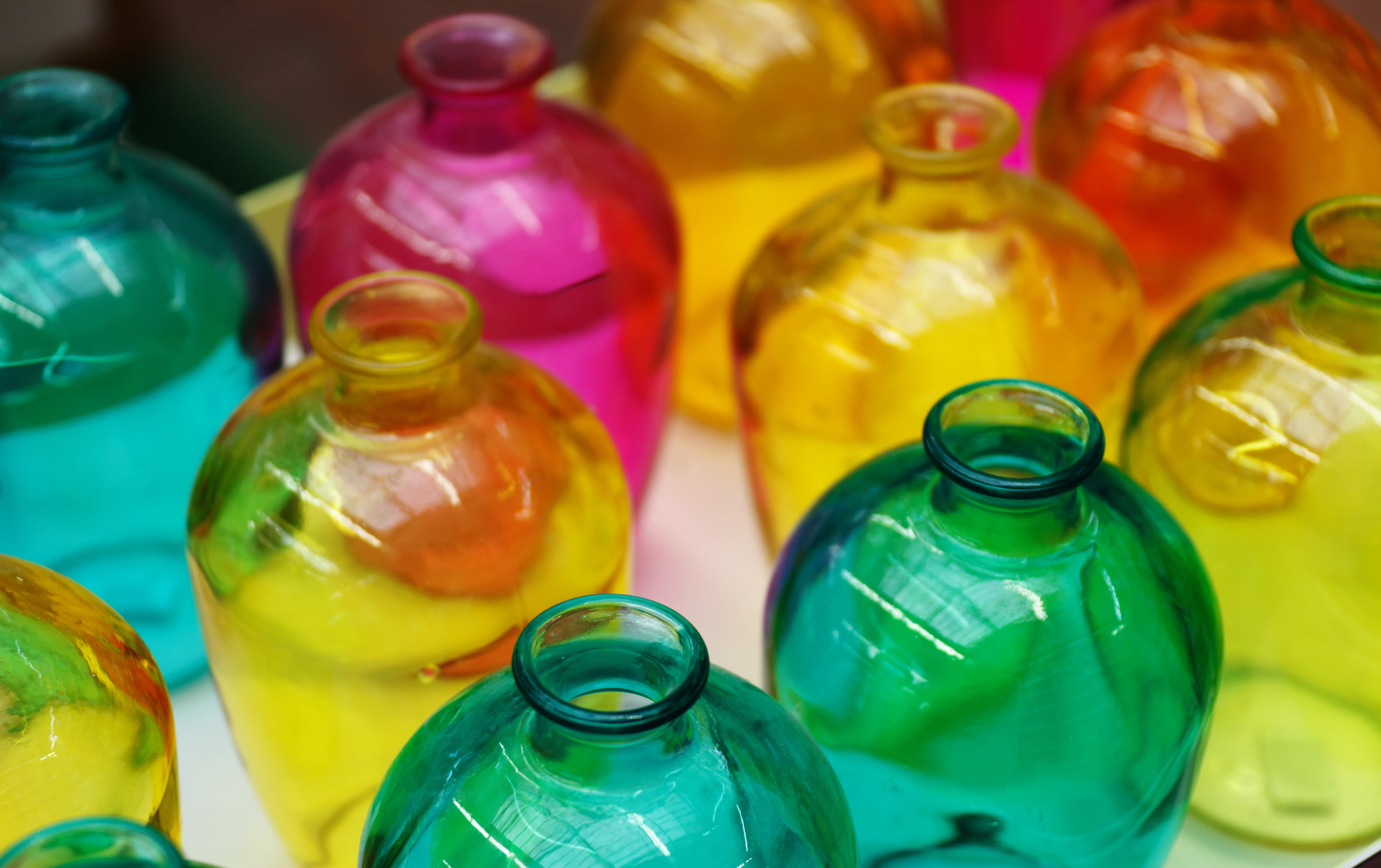 vivid, selective, design, 4K, glass, display, blue, focus, indoors, retail, still life, variation, bottle, group of objects, glass - material, group, Colorful, HD Wallpaper