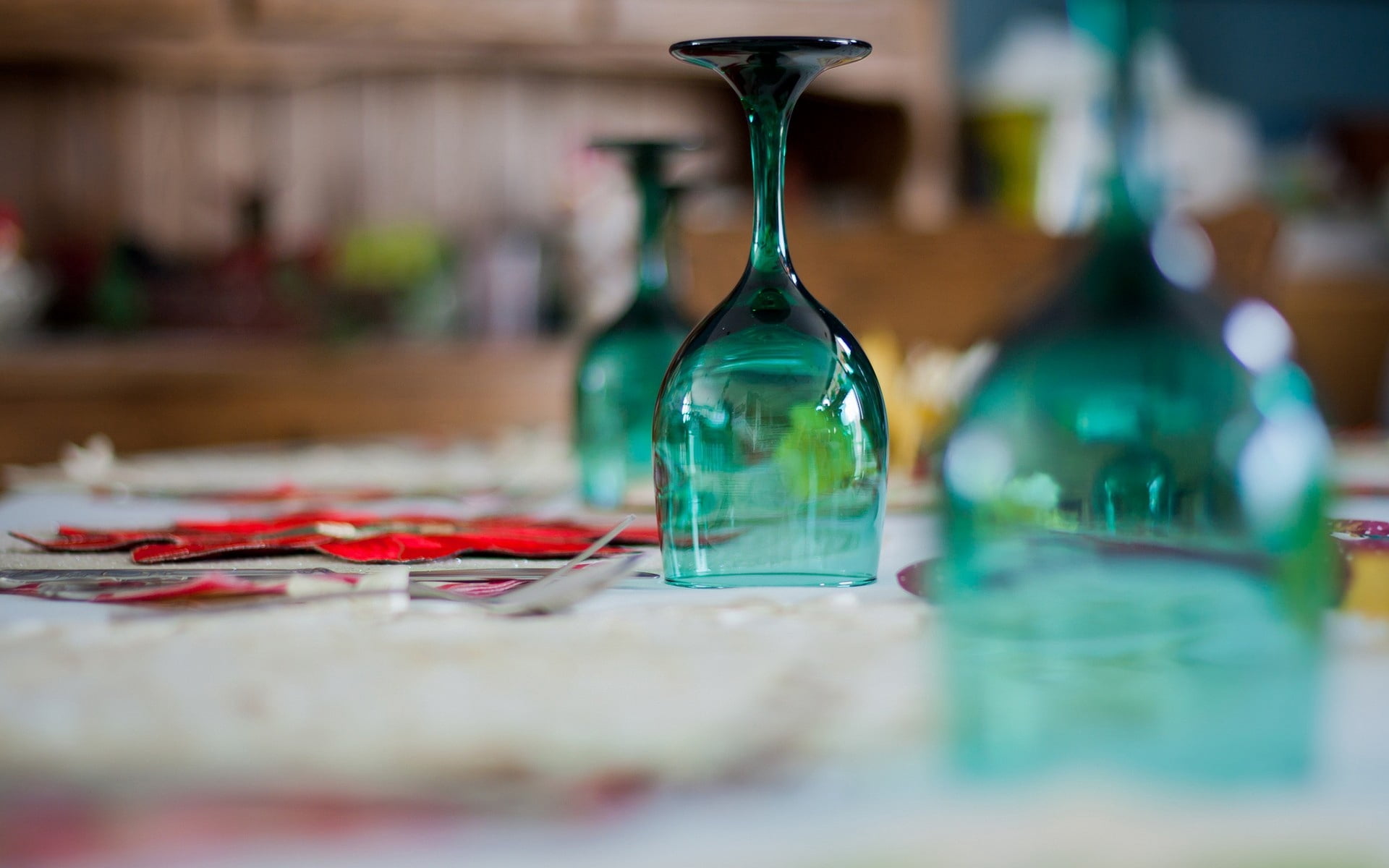 blue, crockery, 1080P, bottle, day, selective focus, table, surface level, turquoise colored, green color, close-up, footed, food, red, glass, green, wineglass, HD Wallpaper