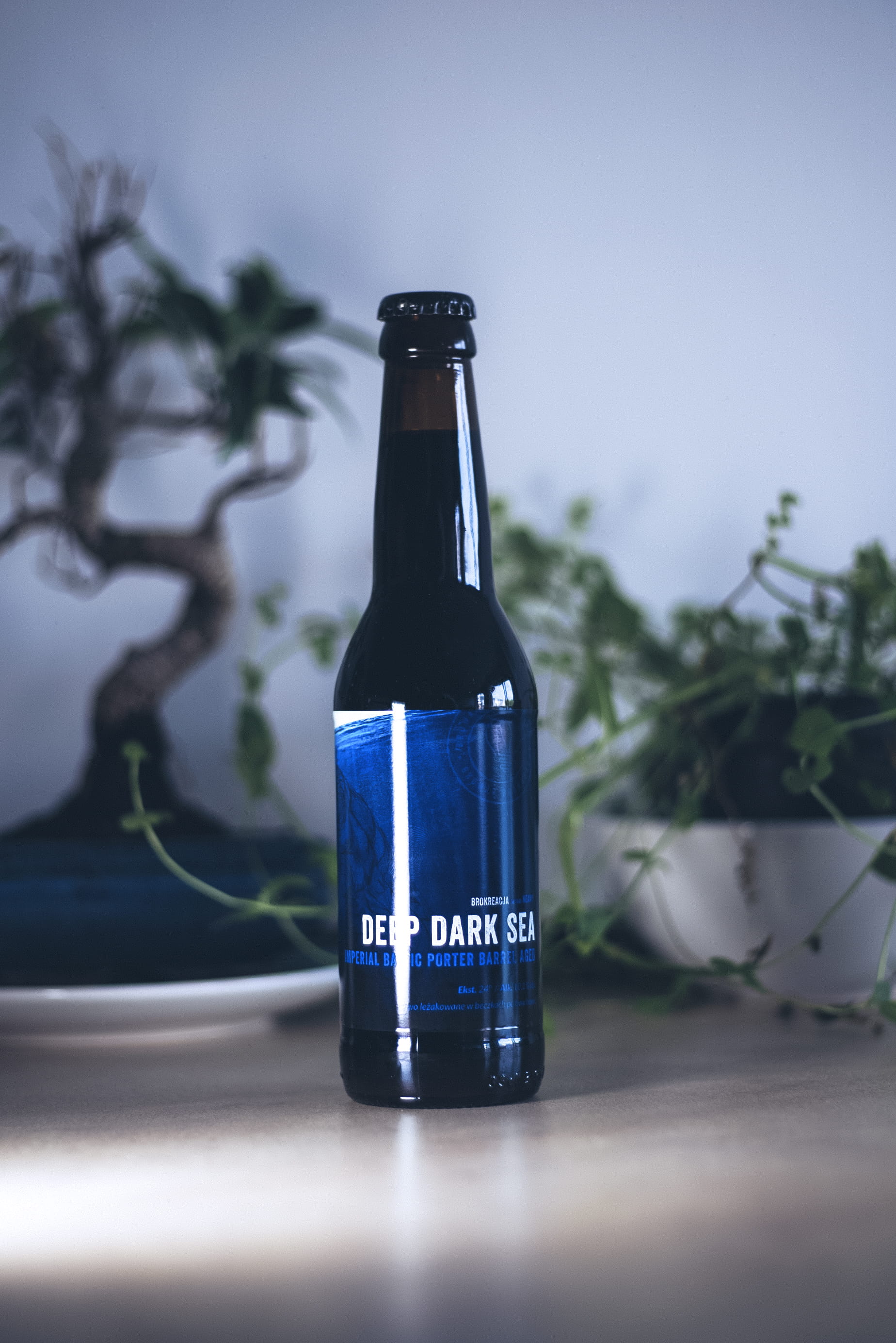 taste, deep, green Color, backgrounds, beer - Alcohol, beverage, drink, beer Bottle, fun, alcohol, closed, local, sea, alcohol Abuse, desk, blue, liquid, Phone HD Wallpaper