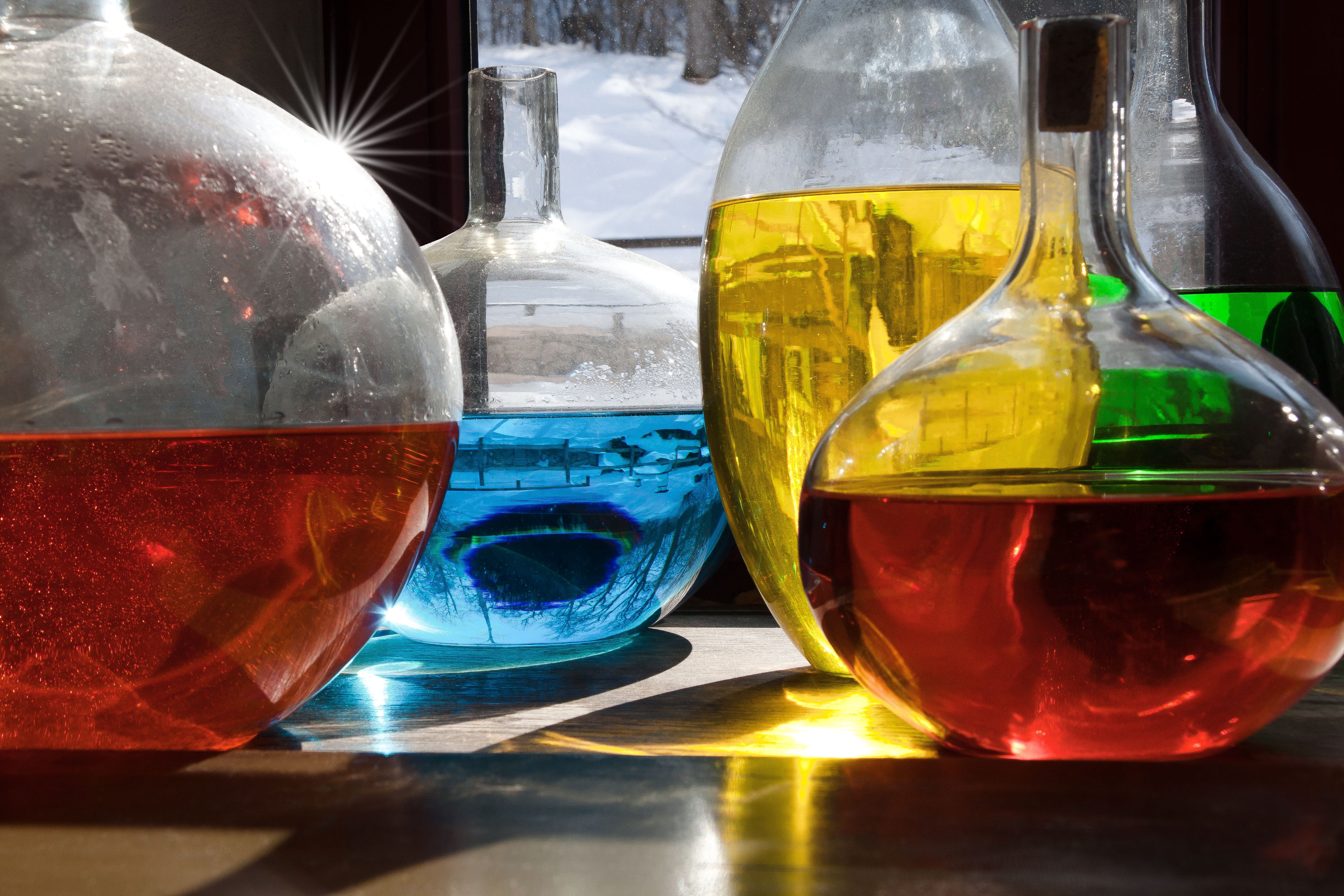 glasses, nature, alcohol, blue, household equipment, refreshment, liquids, glass - Material, light, table, decoration, red, container, yellow, decanters, HD Wallpaper