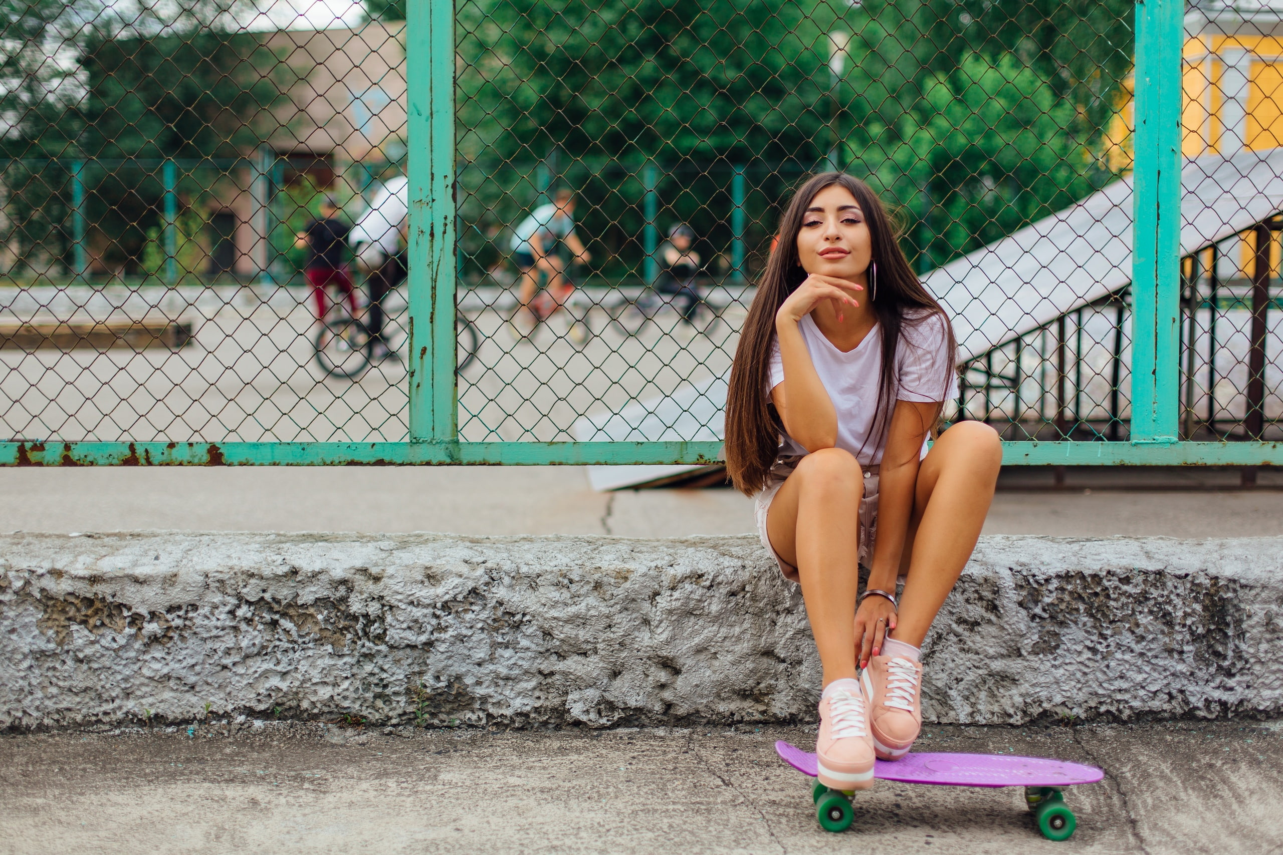 smiling, sneakers, painted nails, women outdoors, depth of field, short shorts, long hair, T-shirt, skateboard, portrait, women, 2K, looking at viewer, HD Wallpaper