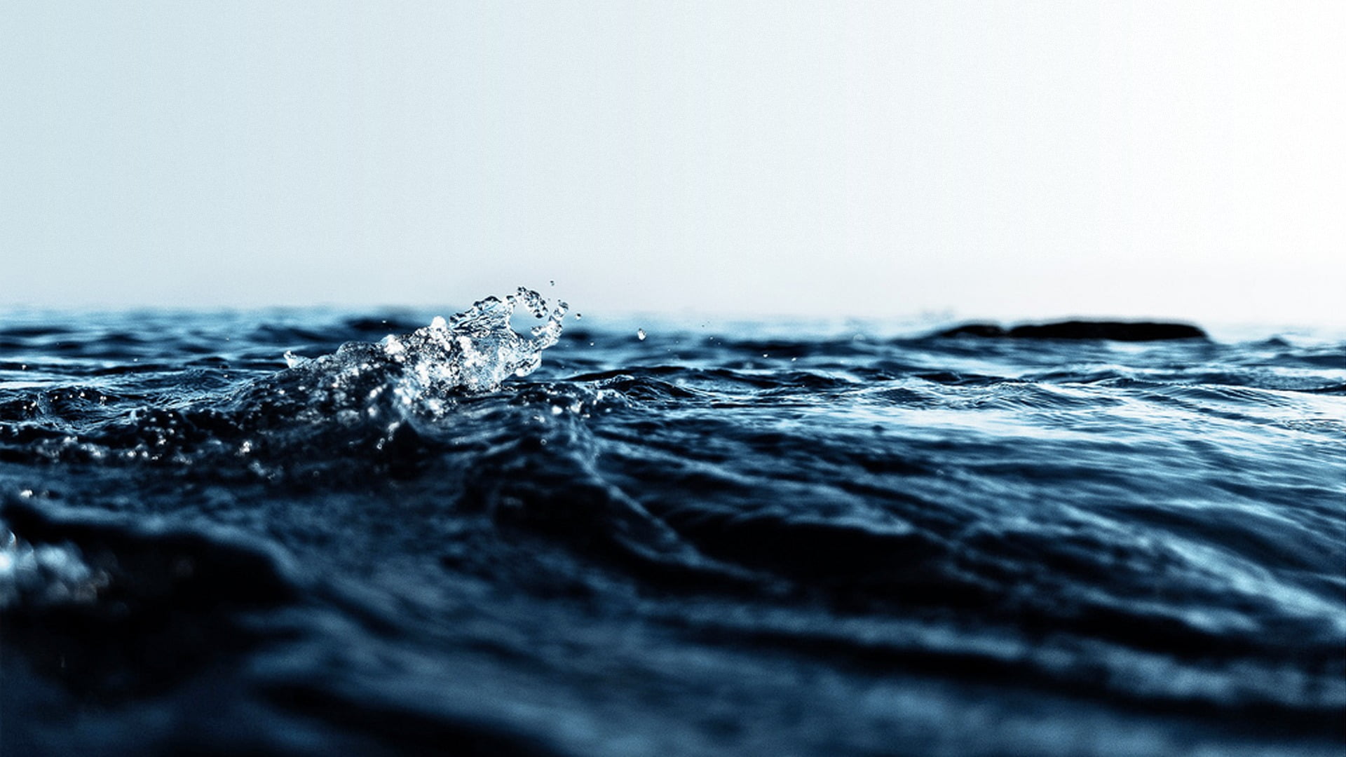 sea, purity, outdoors, copy space, diamond, motion, nature, silver, sport, rippled, sky, splashing, water, ring, extreme close-up, blue, surface level, HD Wallpaper