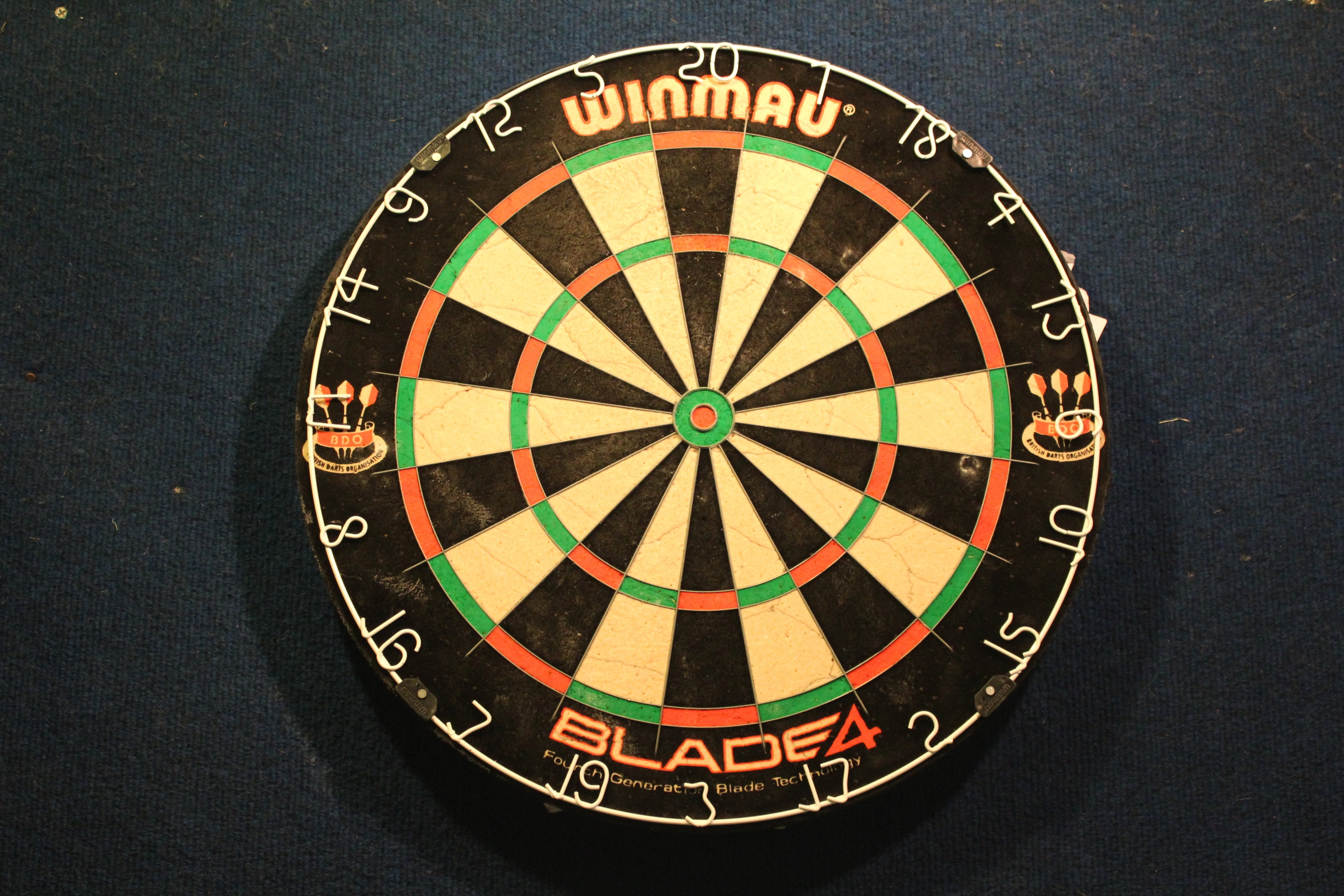 bulls eye, relaxation, circle, recreational pursuit, indoors, dart, target, thai, close-up, geometric shape, accuracy, game of darts, achievement, pattern, HD Wallpaper