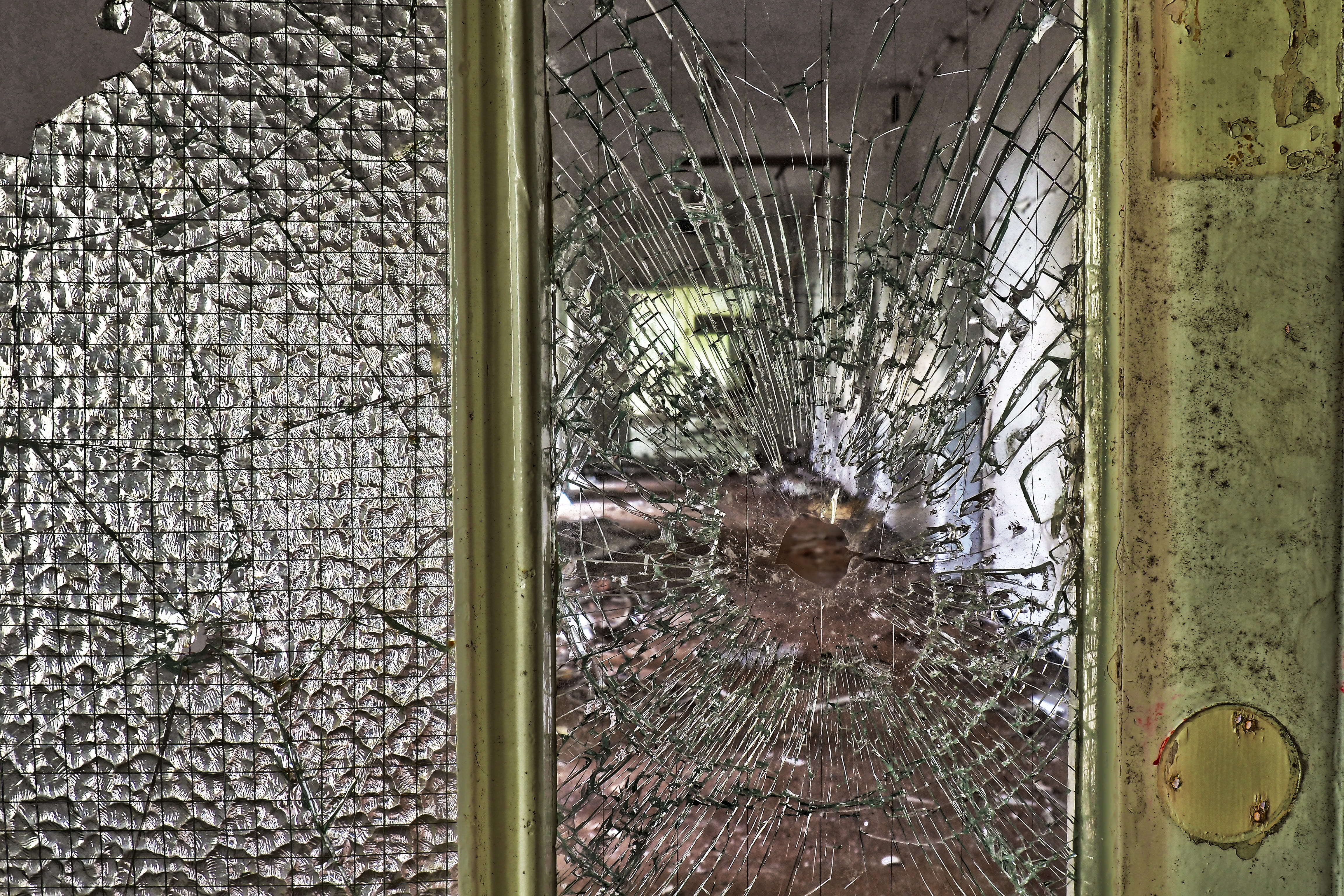 building, checkered, full frame, ruined, neglected, abandoned, pattern, damaged, uninhabited, destruction, atmosphere, glass, outdoors, lost places, old building, HD Wallpaper