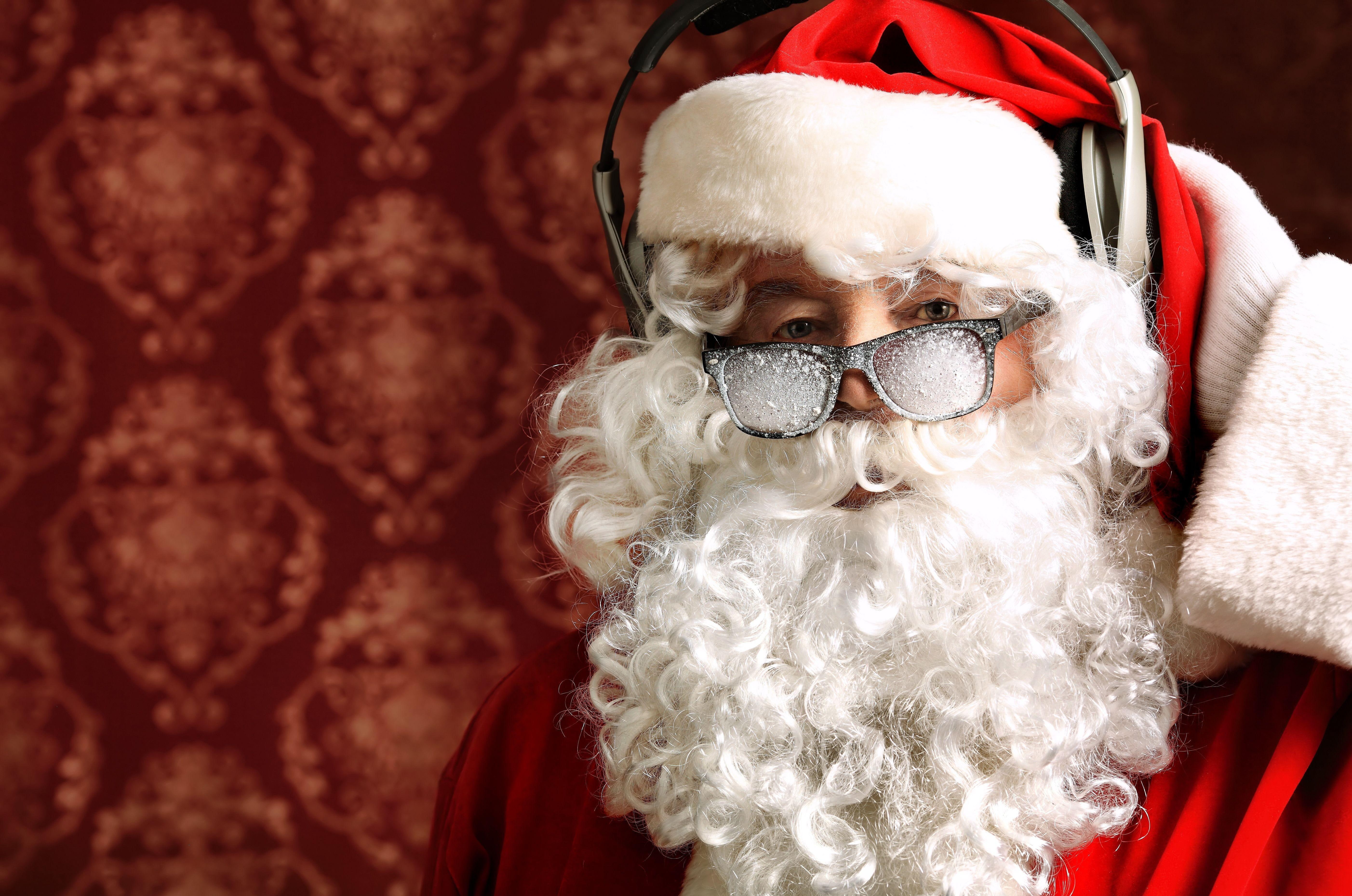 headphones, 5K, santa claus, santa, glasses, christmas, claus, HD Wallpaper