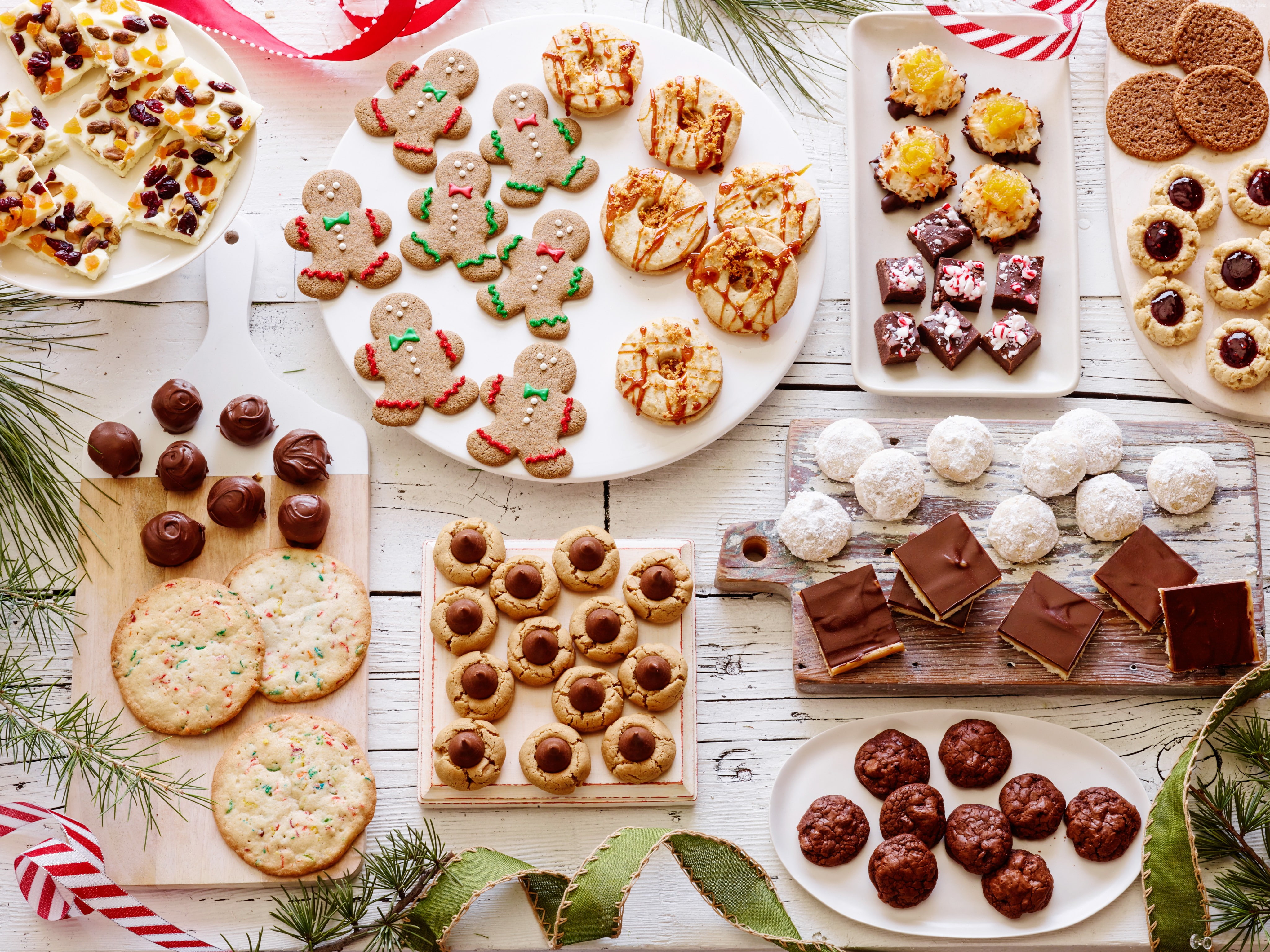 dried fruit, gingerbread man, holiday cookies, ginger, 4K, chocolate, HD Wallpaper