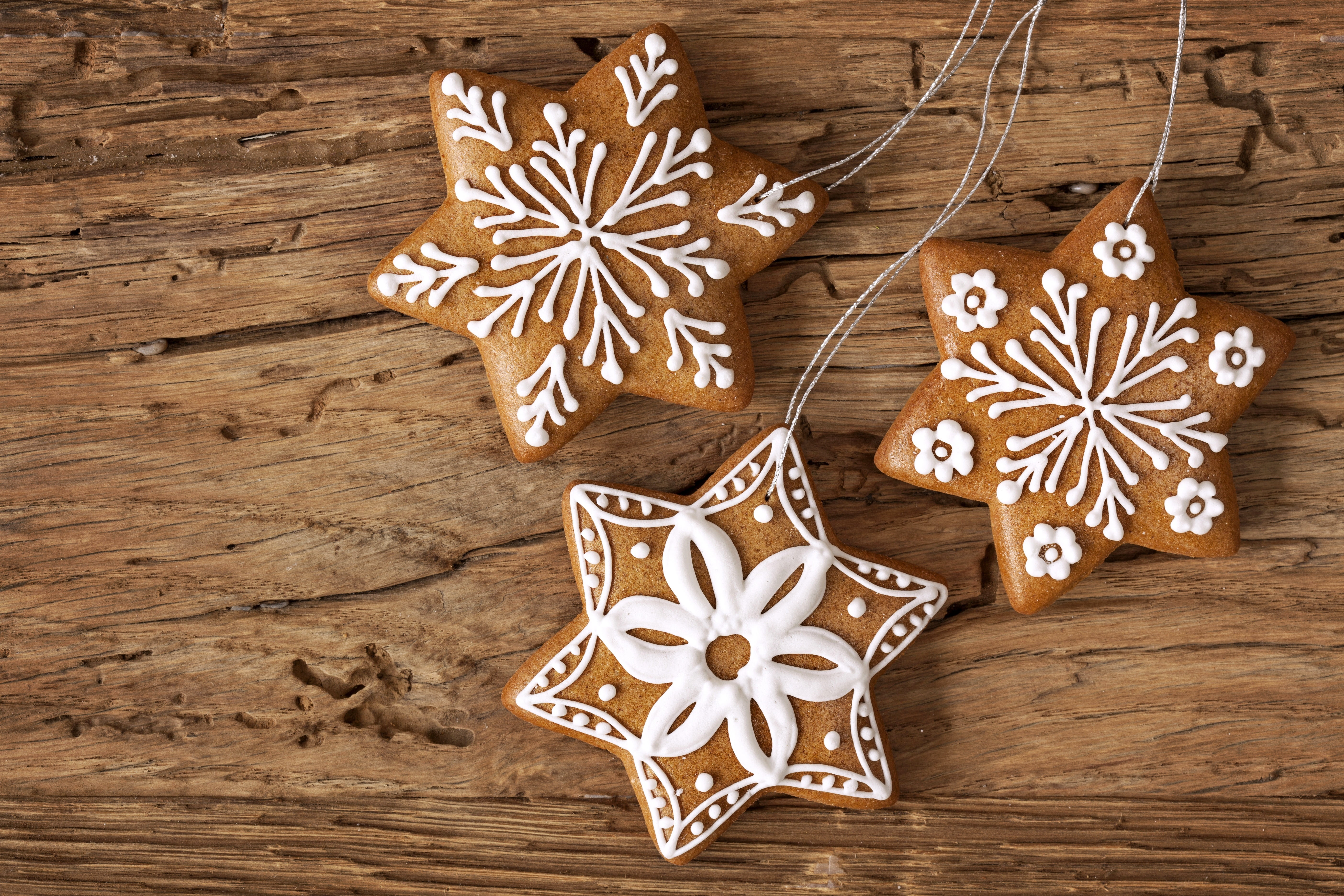 gingerbread Cake, winter, gift, cultures, decorating, 5K, food, sweet Food, star Shape, snowflake, decoration, white, dessert, decor, season, table, craft, HD Wallpaper