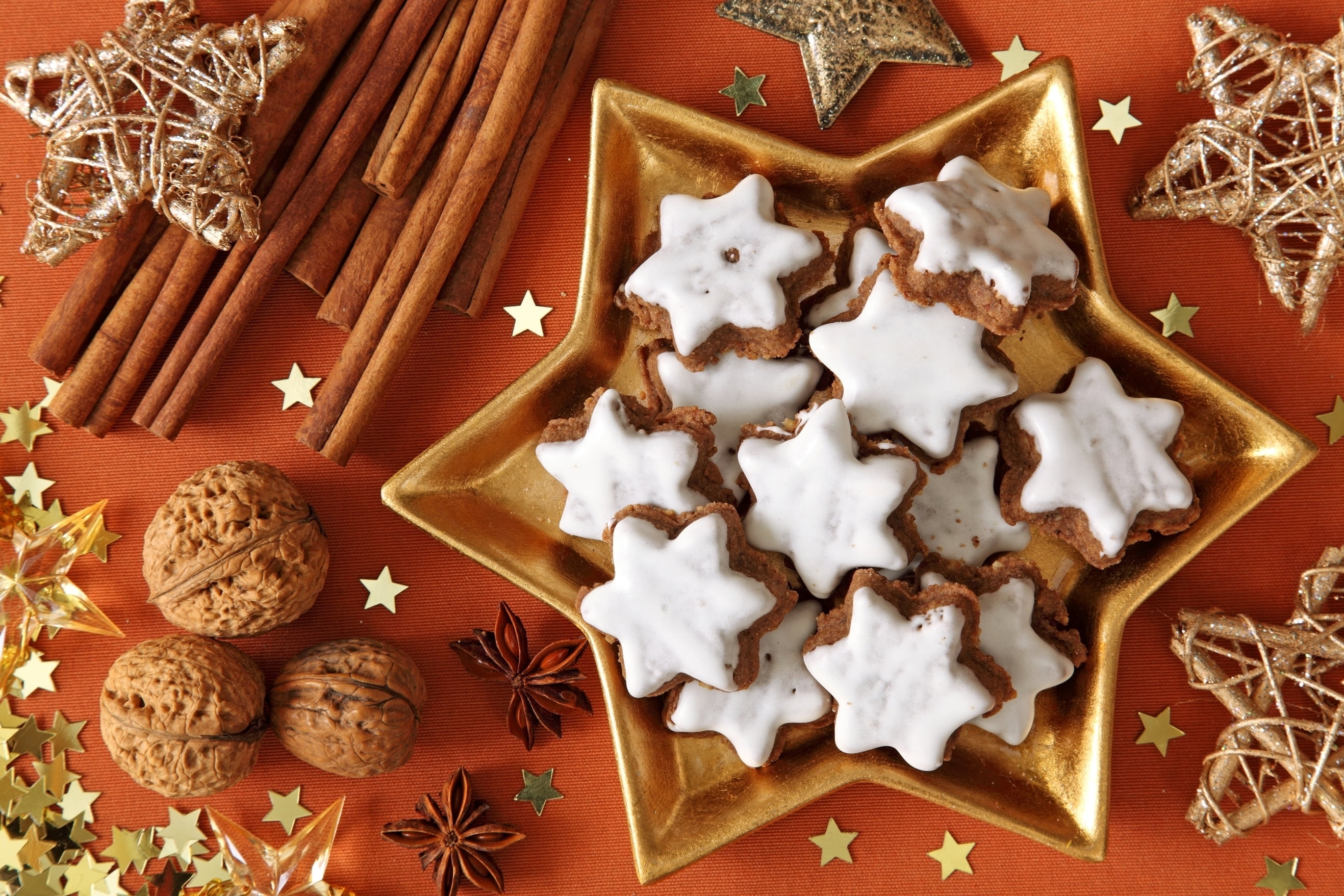 2K, anise, wood - Material, cookies, icing, gingerbread Man, white, pastry, still life, star, cinnamon, patterns, gift, indoors, star Shape, baked, decorating, HD Wallpaper