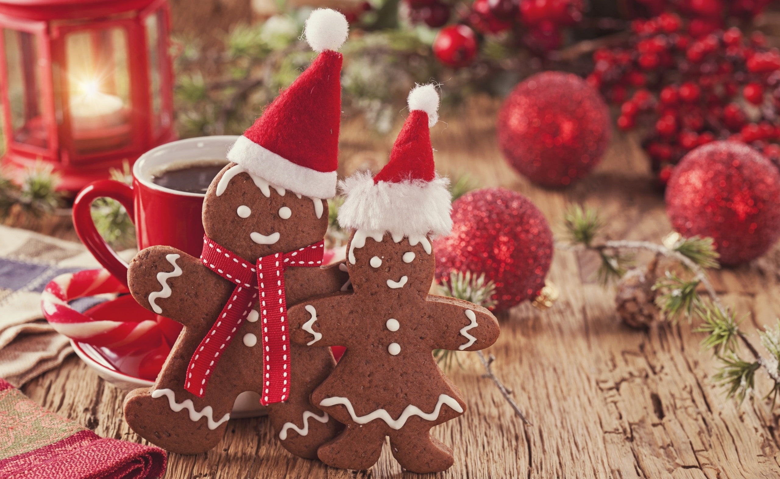 holiday, plant, cookie, wood - material, figurines, Gingerbread, decoration, christmas tree, Christmas, focus on foreground, Sweet, two, gift, red, christmas decoration, HD Wallpaper