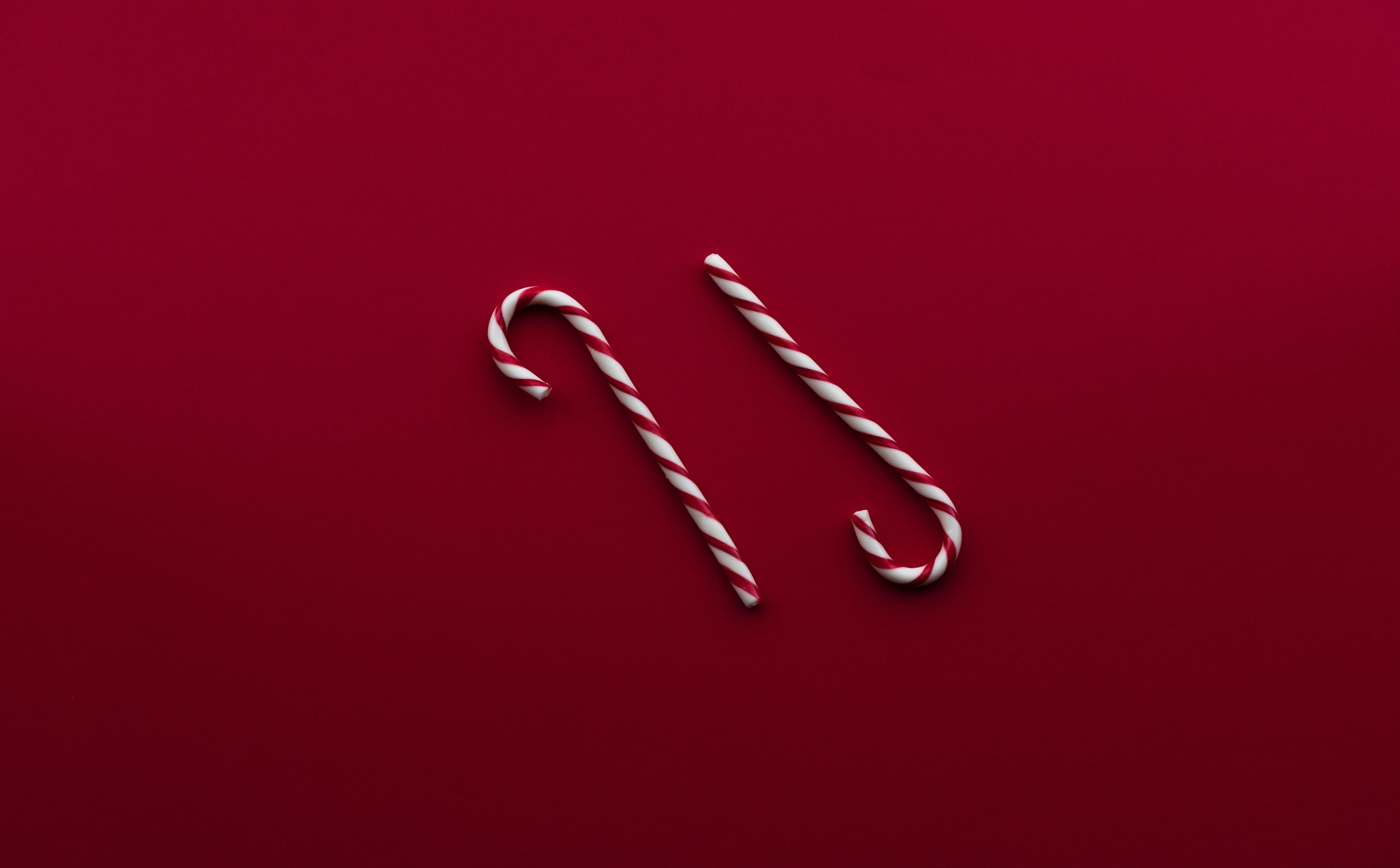 Holidays, background, canes, 5K, Sweet, Xmas, red, Christmas, Candy, candycanes, redbackground, HD Wallpaper
