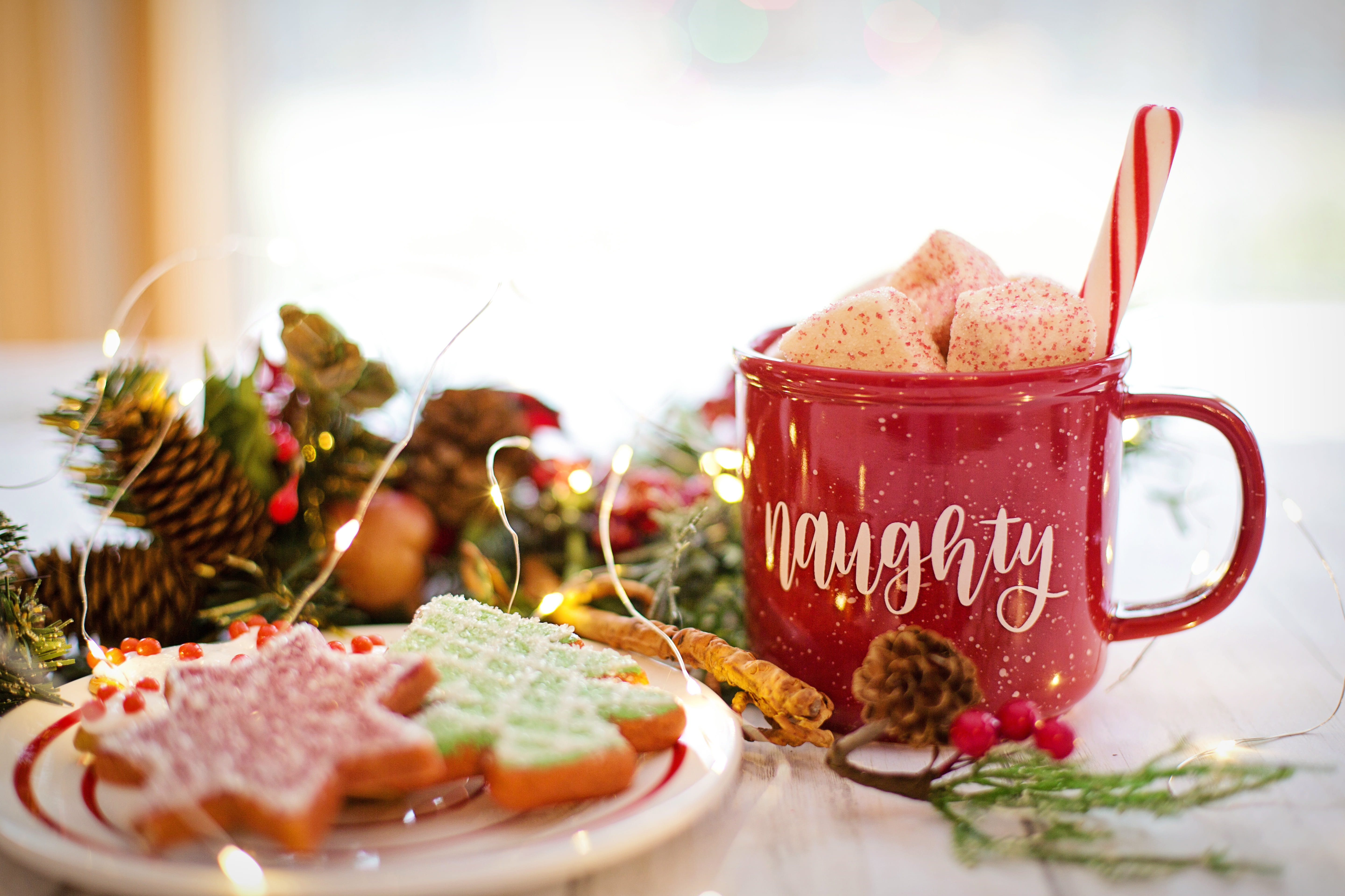 food and drink, 5K, red, close-up, crockery, indoors, beverage, holiday, celebration, snack, comfort, no people, refreshment, wellbeing, cocoa, cup, table, HD Wallpaper